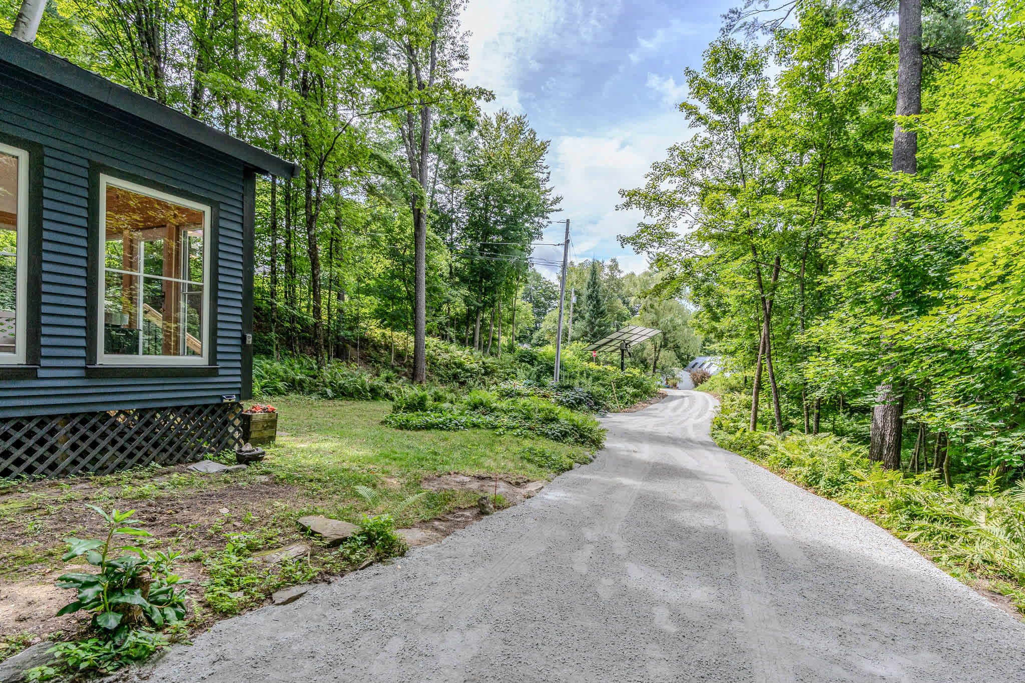 Mt Peg Hiking, Enclosed Porch  | Trailside Cottage