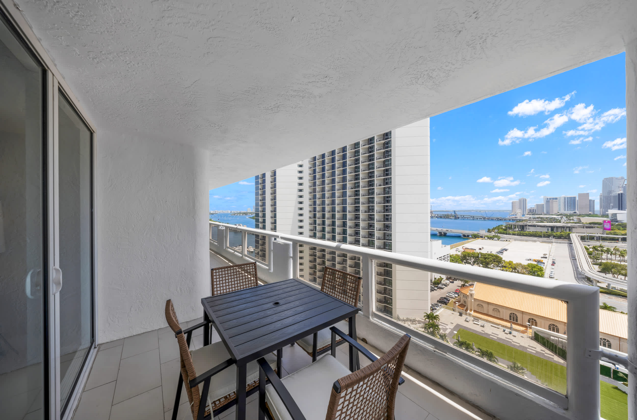 Premium Amenities | Central Location | StayCozy