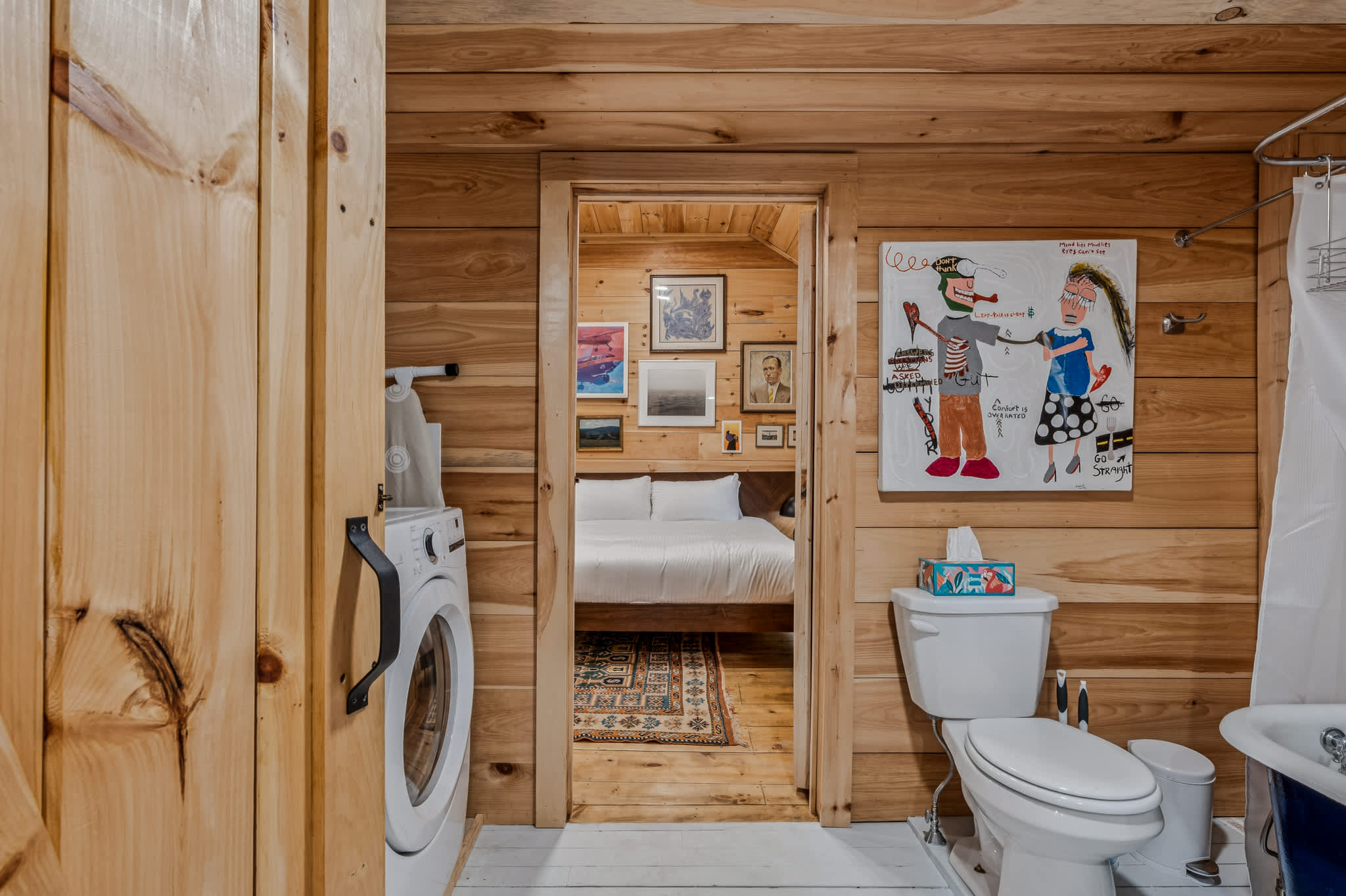 Mt Peg Hiking, Enclosed Porch  | Trailside Cottage