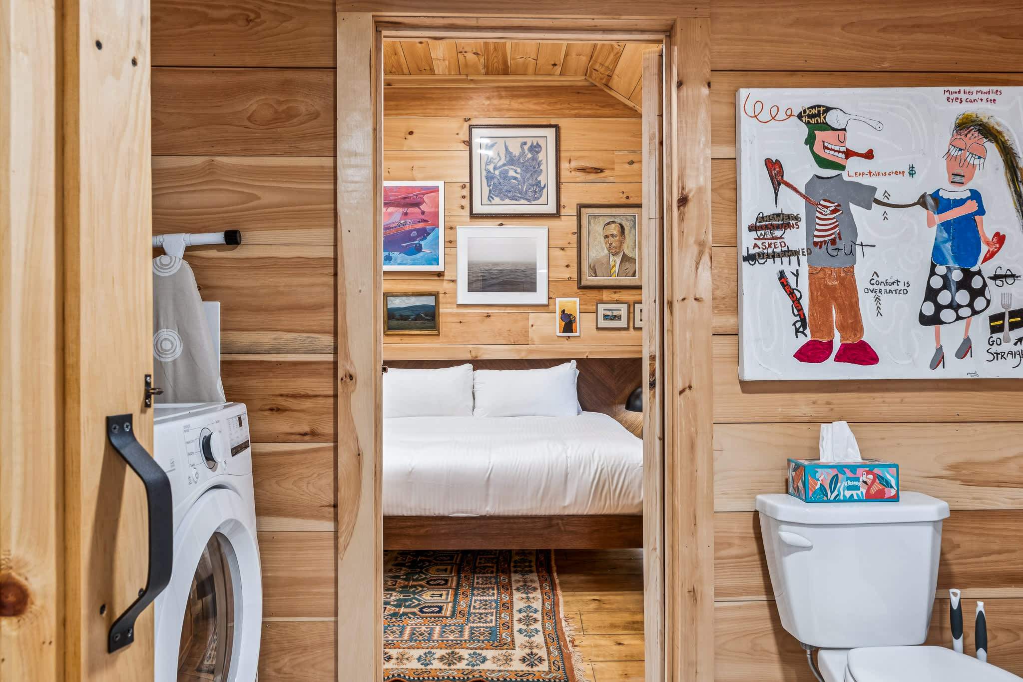 Mt Peg Hiking, Enclosed Porch  | Trailside Cottage