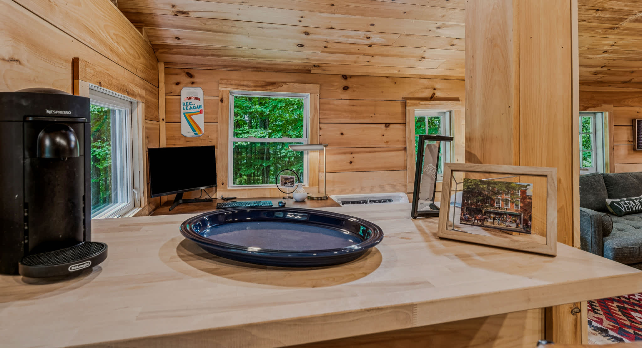 Mt Peg Hiking, Enclosed Porch  | Trailside Cottage