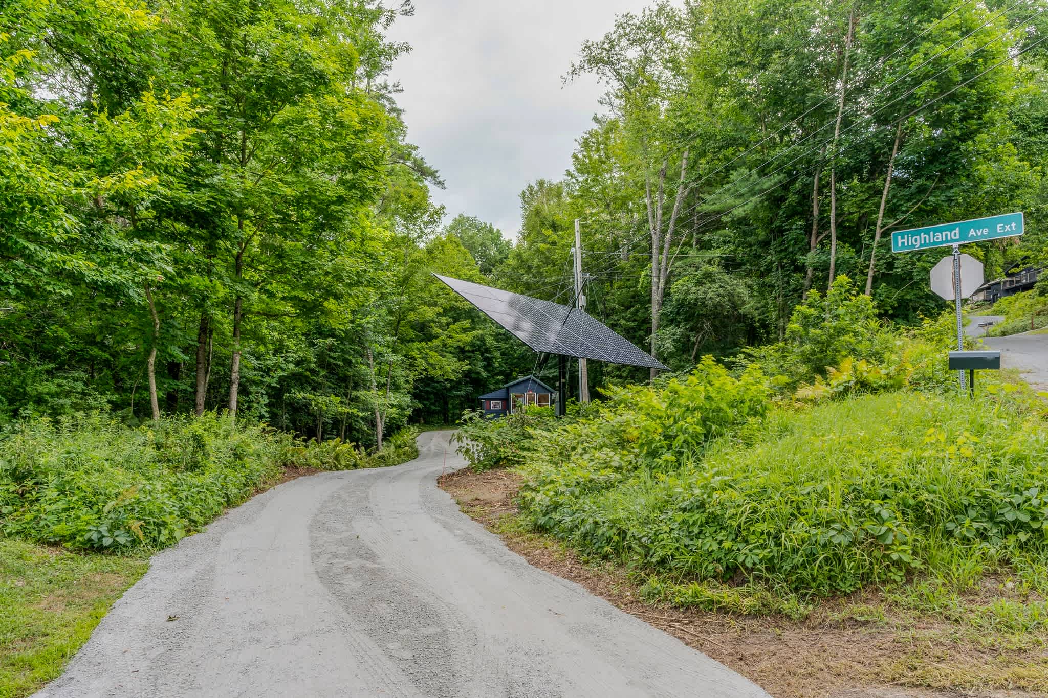 Mt Peg Hiking, Enclosed Porch  | Trailside Cottage