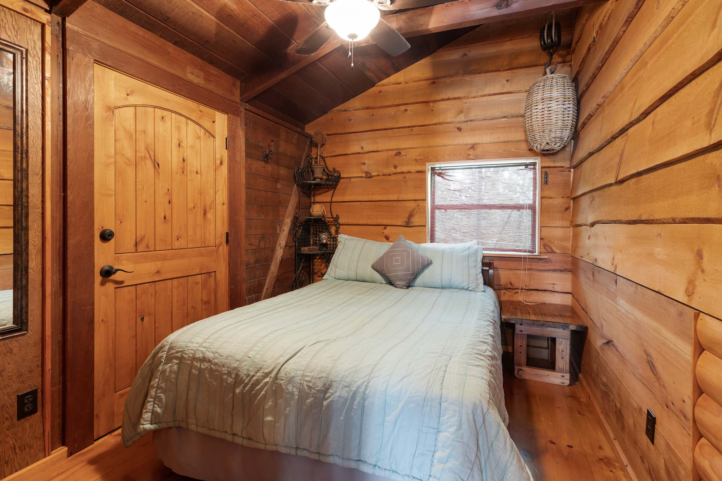 Bedroom 2 with a queen bed