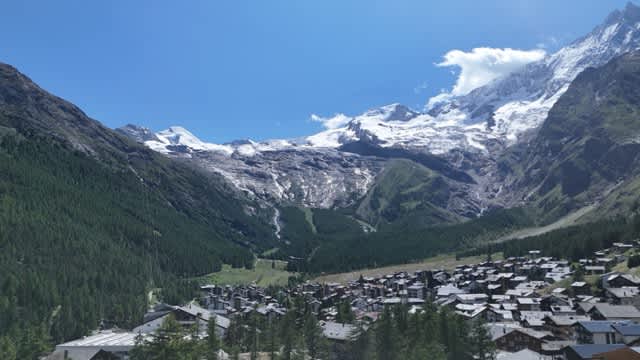 Central Double Room in Saas-Fee | Self Check-in — 15