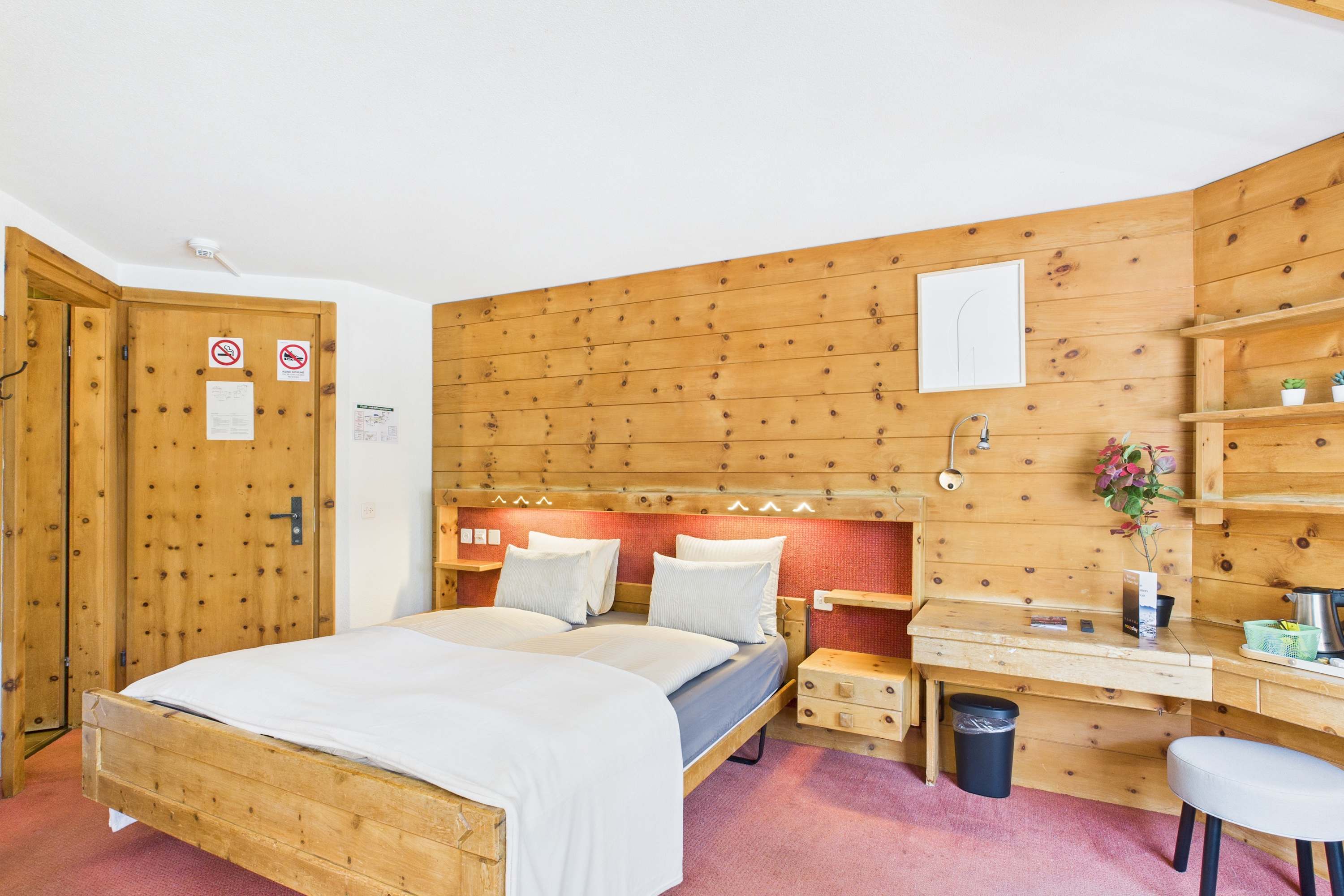 Central Double Room in Saas-Fee | Self Check-in — 8