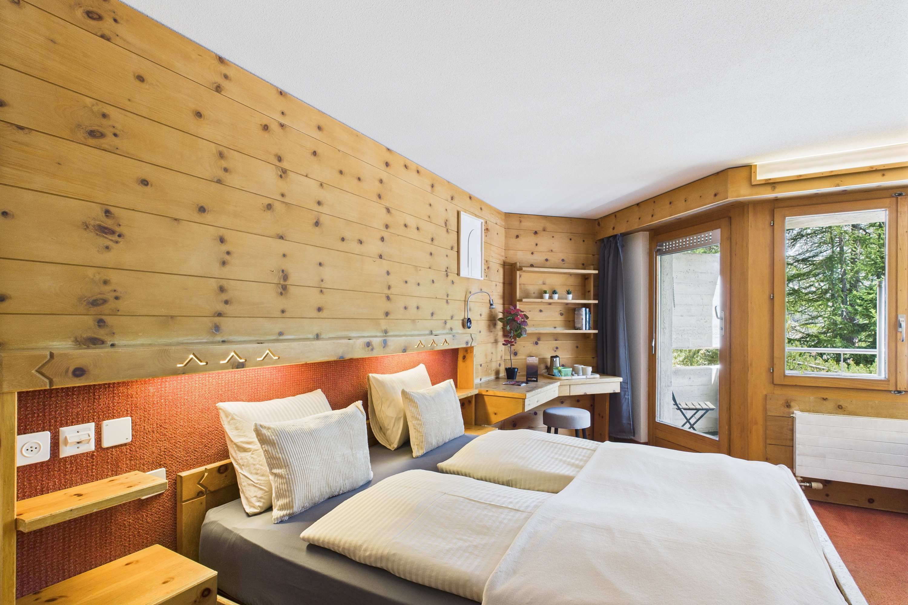 Central Double Room in Saas-Fee | Self Check-in — 9