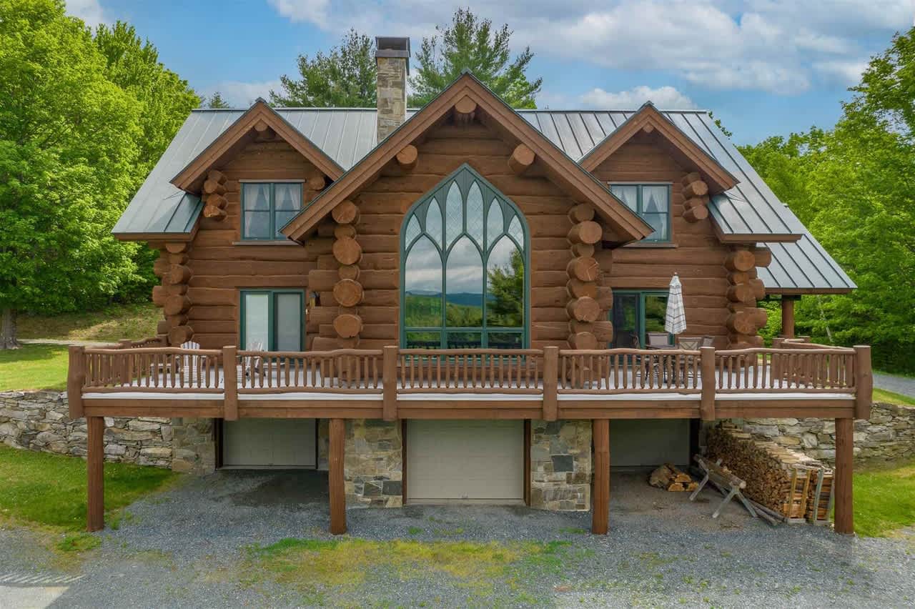 Hot Tub, Firepit, Mtn Views! | Spruce Moose Lodge