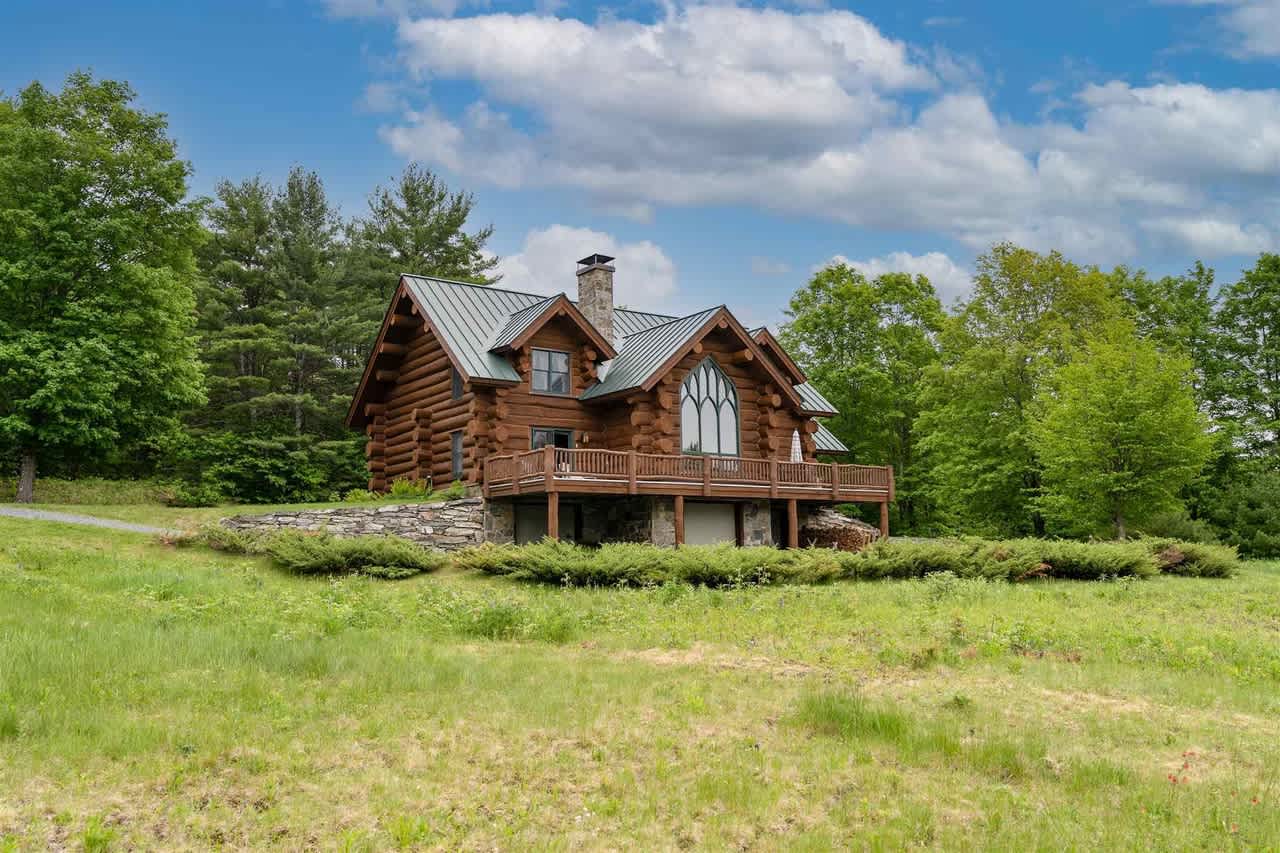 Hot Tub, Firepit, Mtn Views! | Spruce Moose Lodge