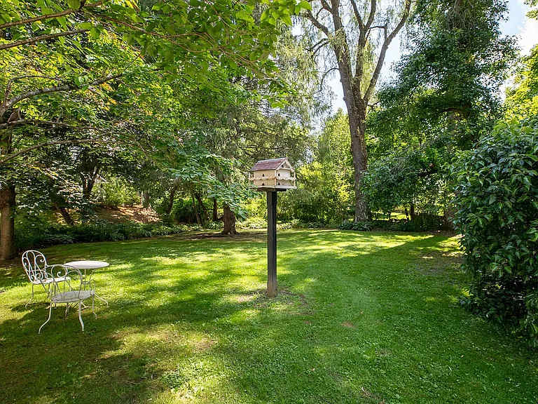 Walk to Mt. Peg Trail + Village, Enjoy Porch Views