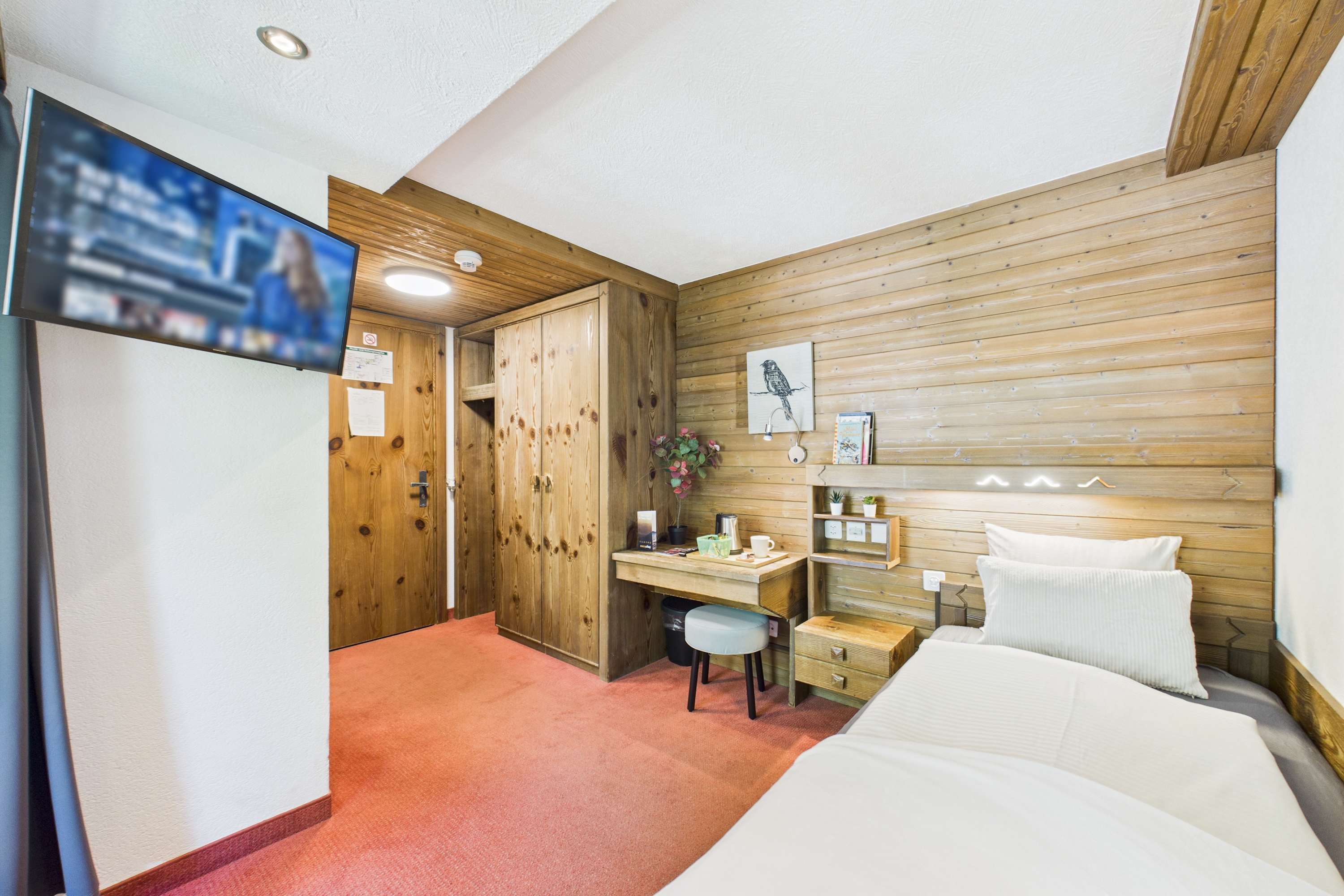 Central Single Room in Saas-Fee | Self Check-in — 8