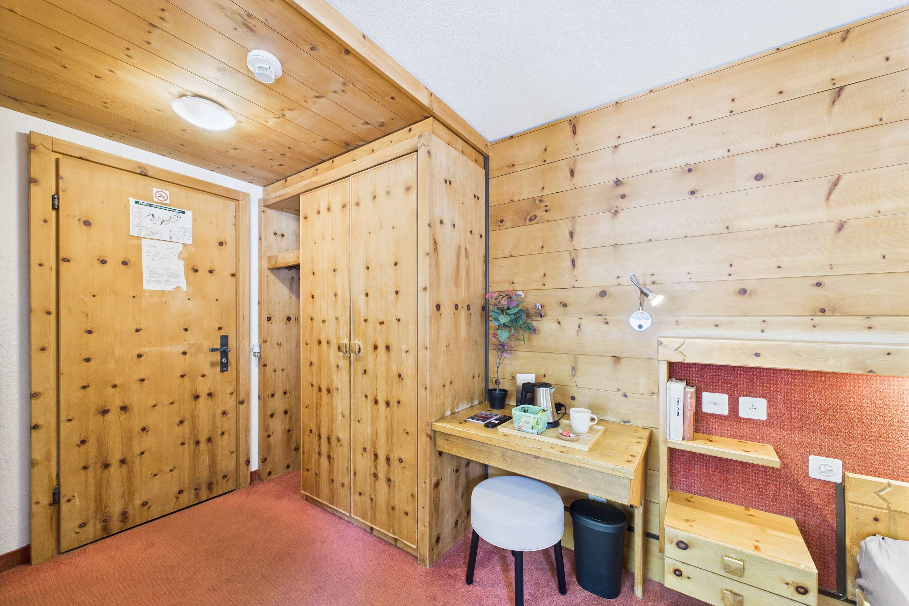 Central Single Room in Saas-Fee | Self Check-in — 15