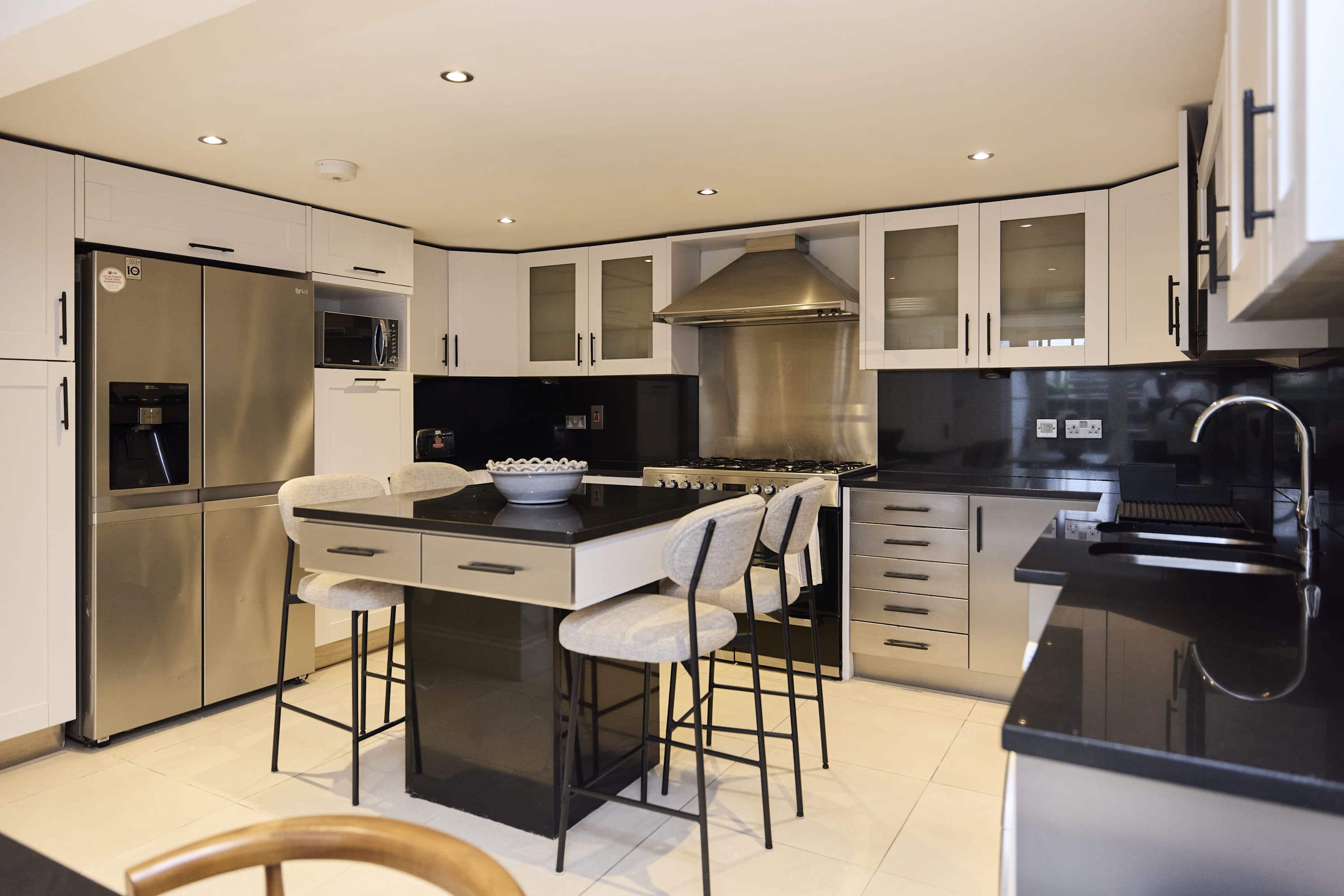 Regent's Park Mews - 4-Bed with Patio