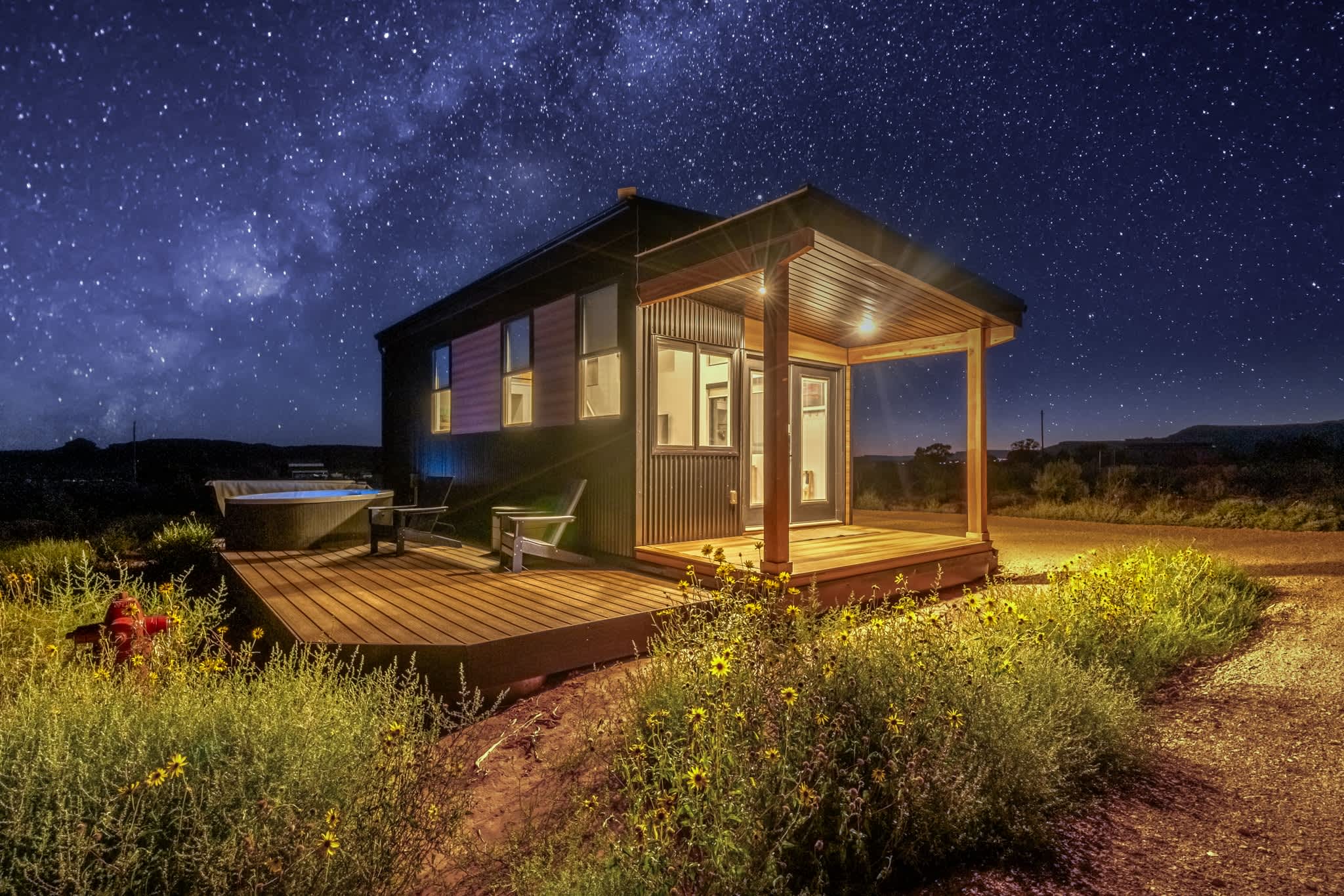 Tiny Home w Panoramic Views, Hot Tub, Near Zion