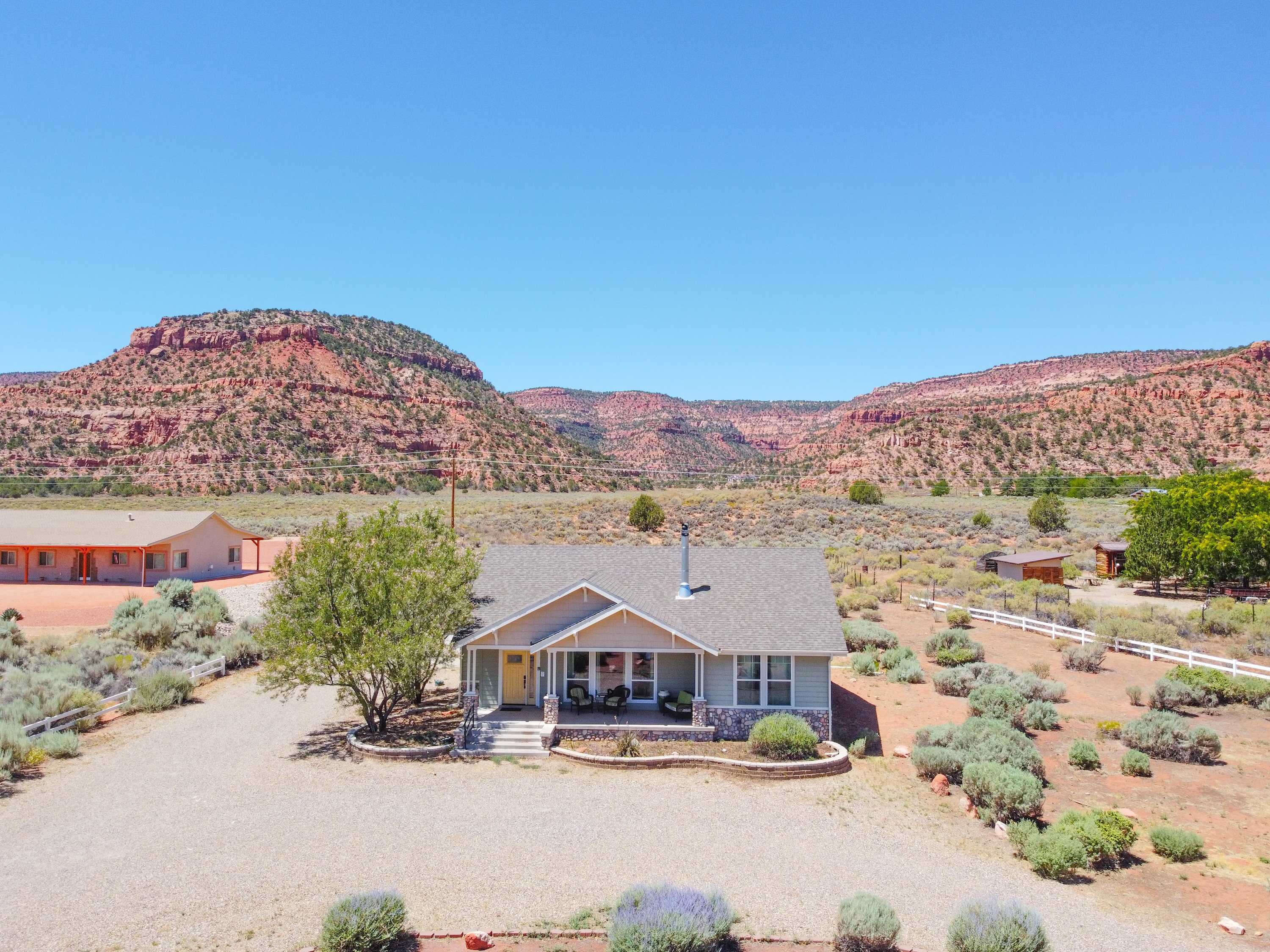 Pet-Friendly Home in Kanab with red rock views. — Kanab, UT — vacation rental