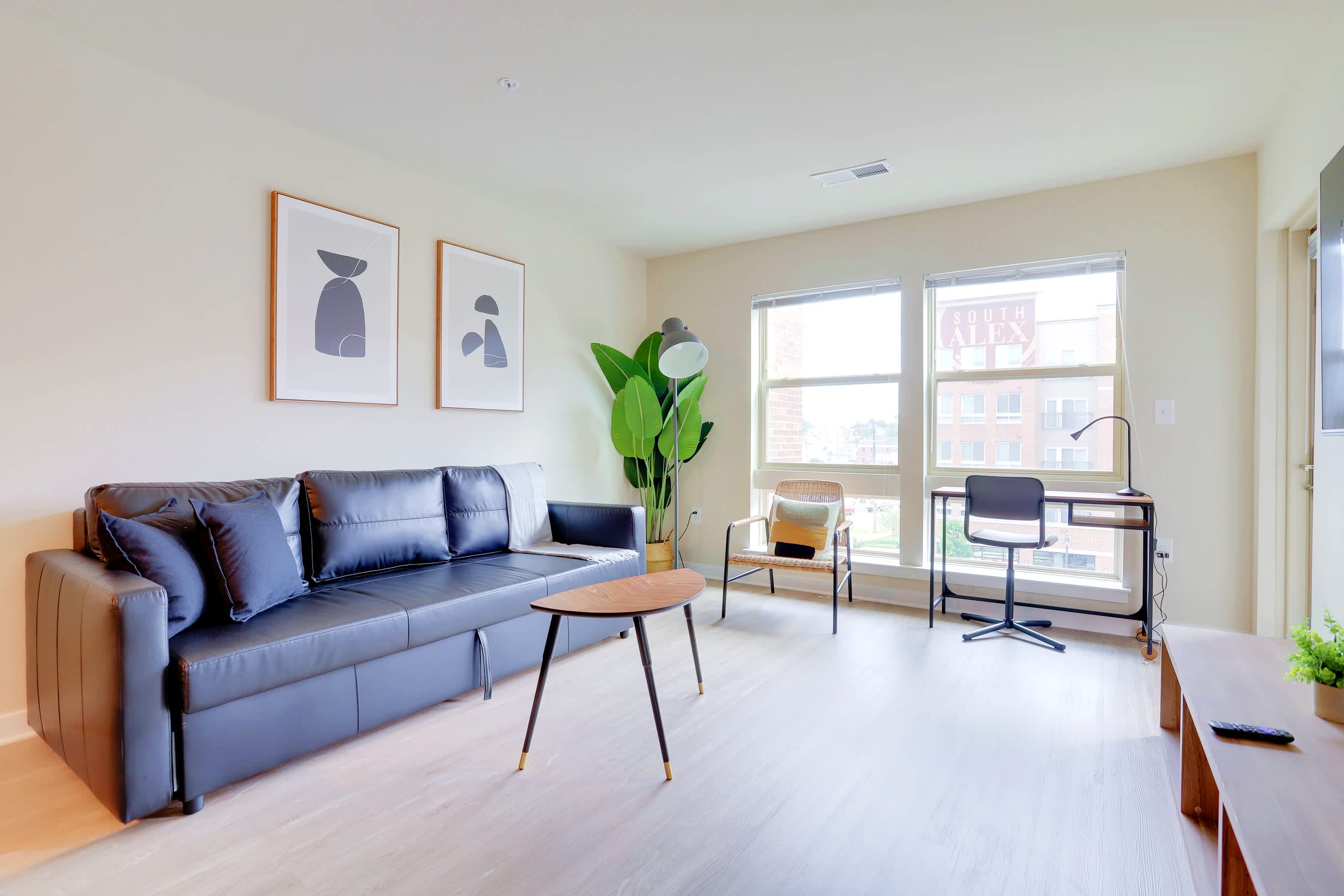 Modern Apt in a Prime Alexandria Location