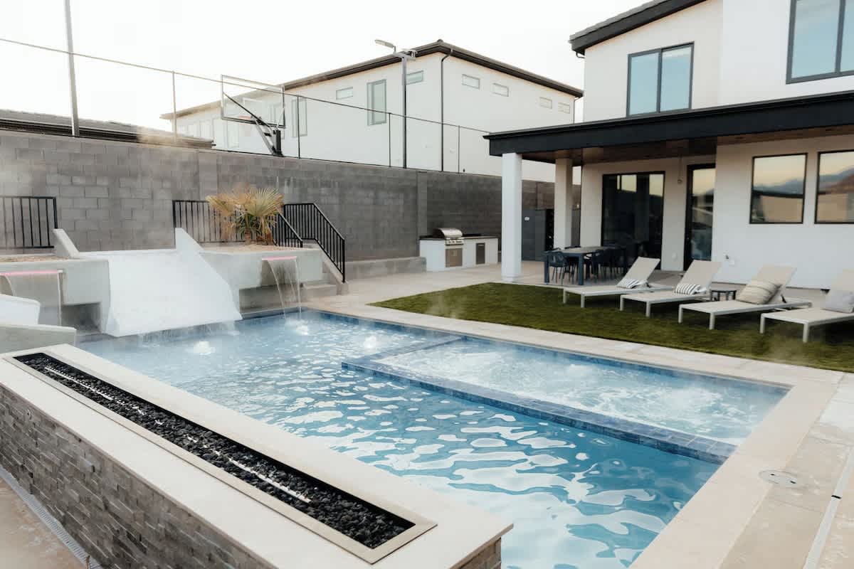 Frankie's Place in Pecan Valley Resort with Pool