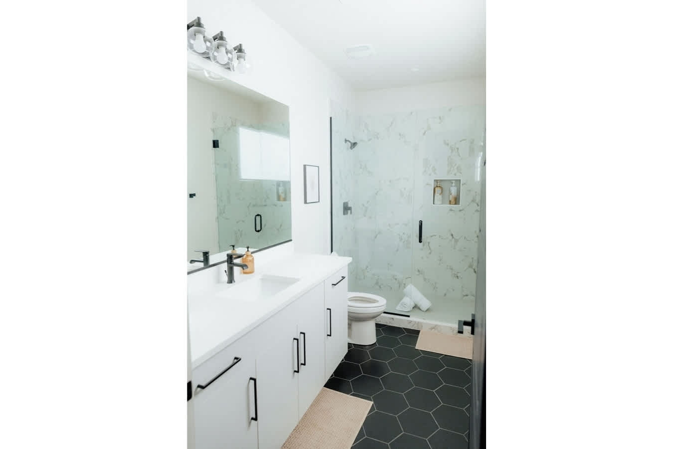 Frankie's Place in Pecan Valley Resort with Pool | Photo 42