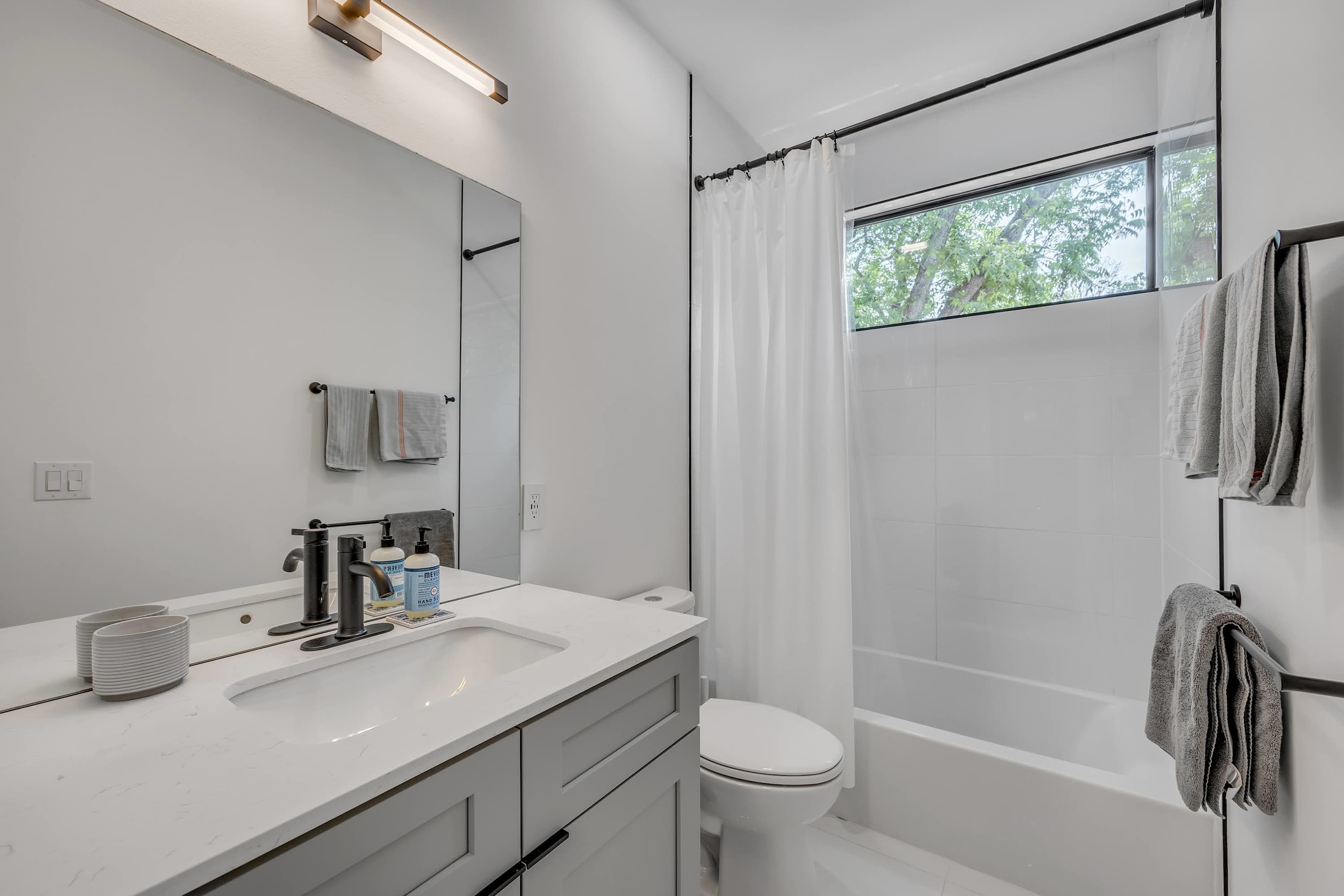 Bright Modern, Boggy Creek | Eastside Urban Dream