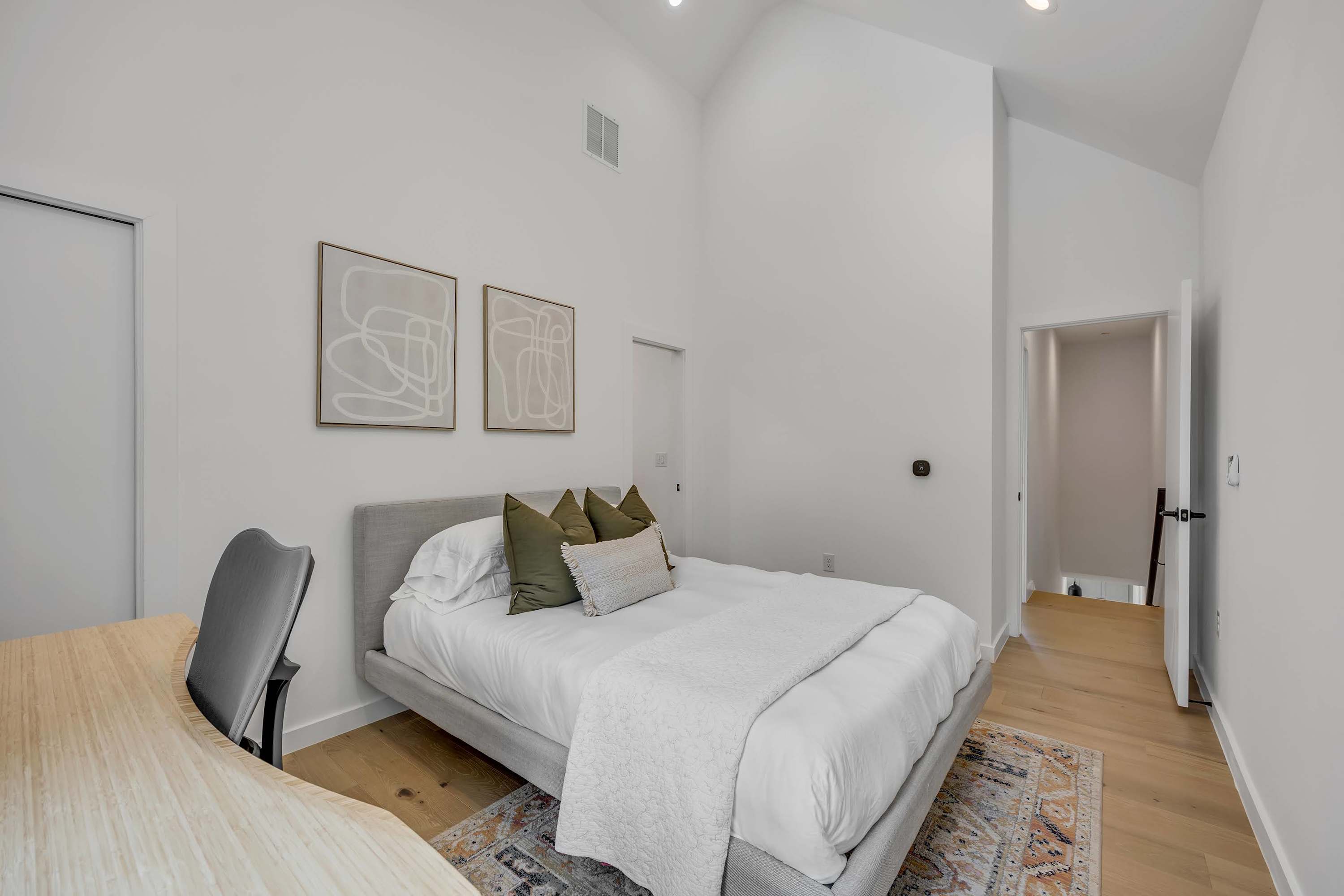 Bright Modern, Boggy Creek | Eastside Urban Dream