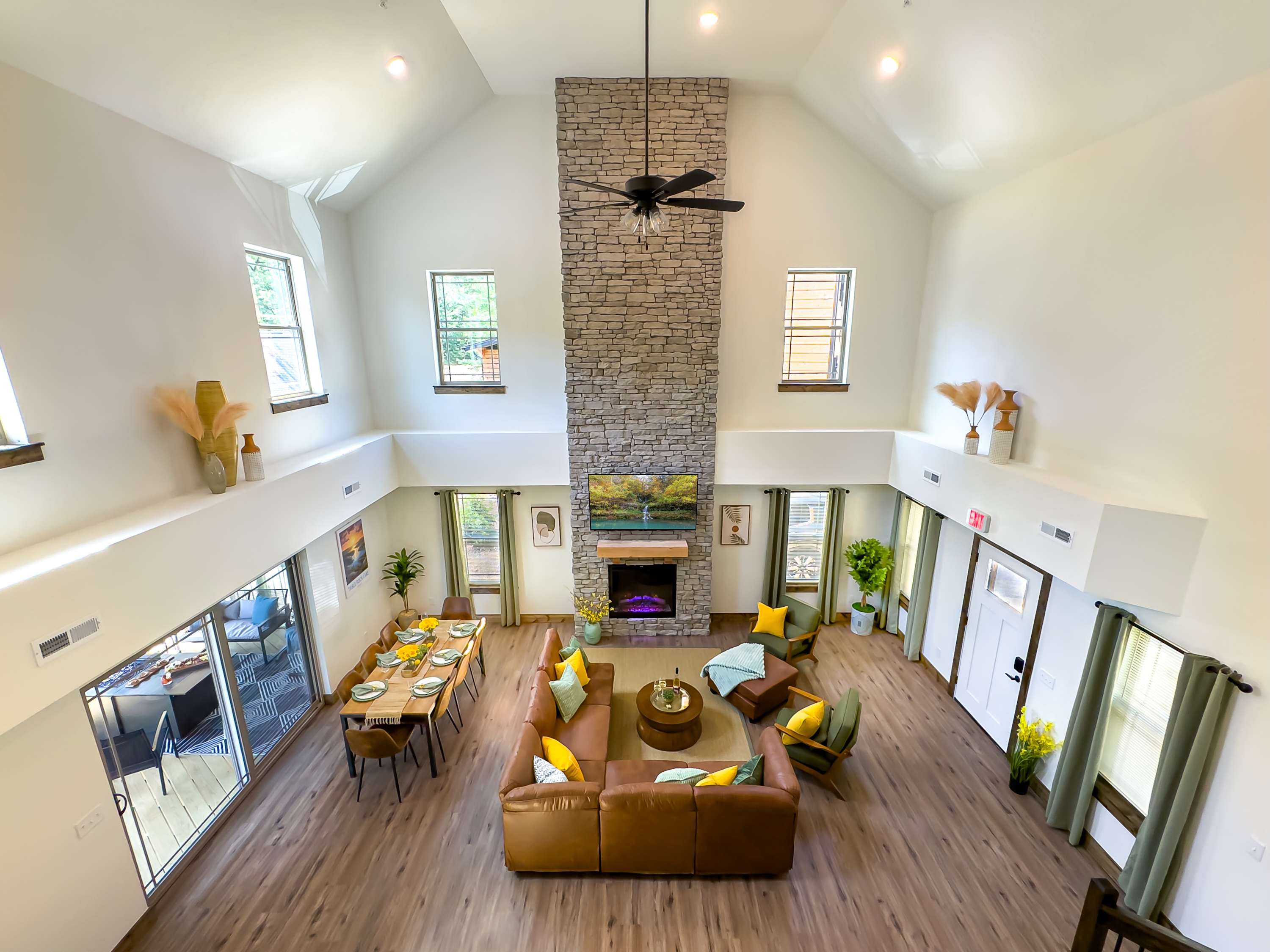 Close to Thunder Ridge, Luxury Cabin, Pools