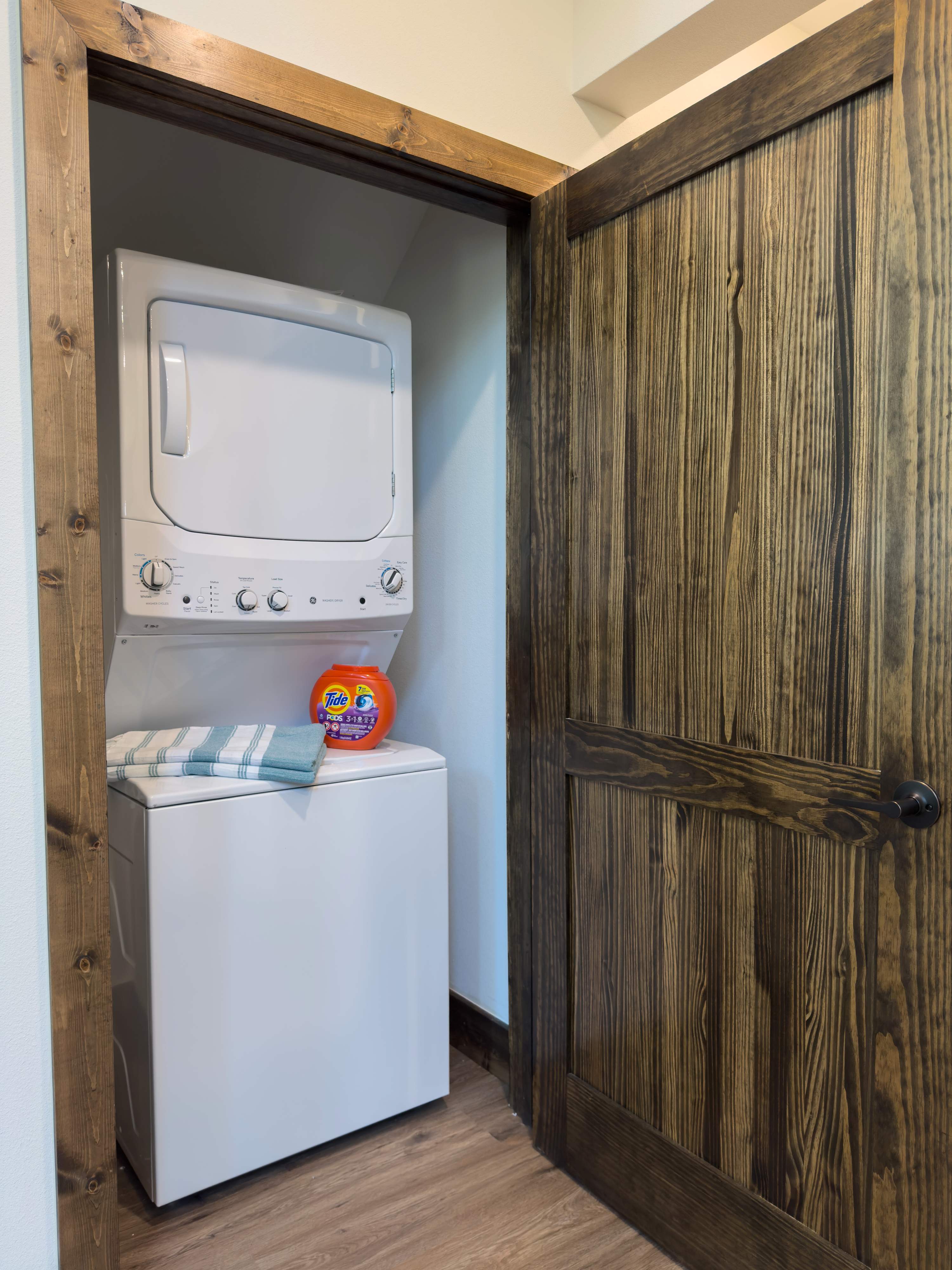 Pack light and stay fresh—this home features its own private laundry, so you can toss in towels, refresh your wardrobe, and keep the vacation vibes going without skipping a beat.