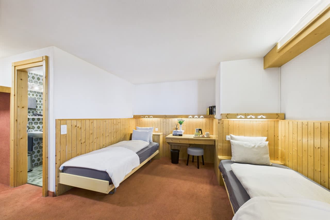 Central Twin Room in Saas-Fee | Self Check-in — 7