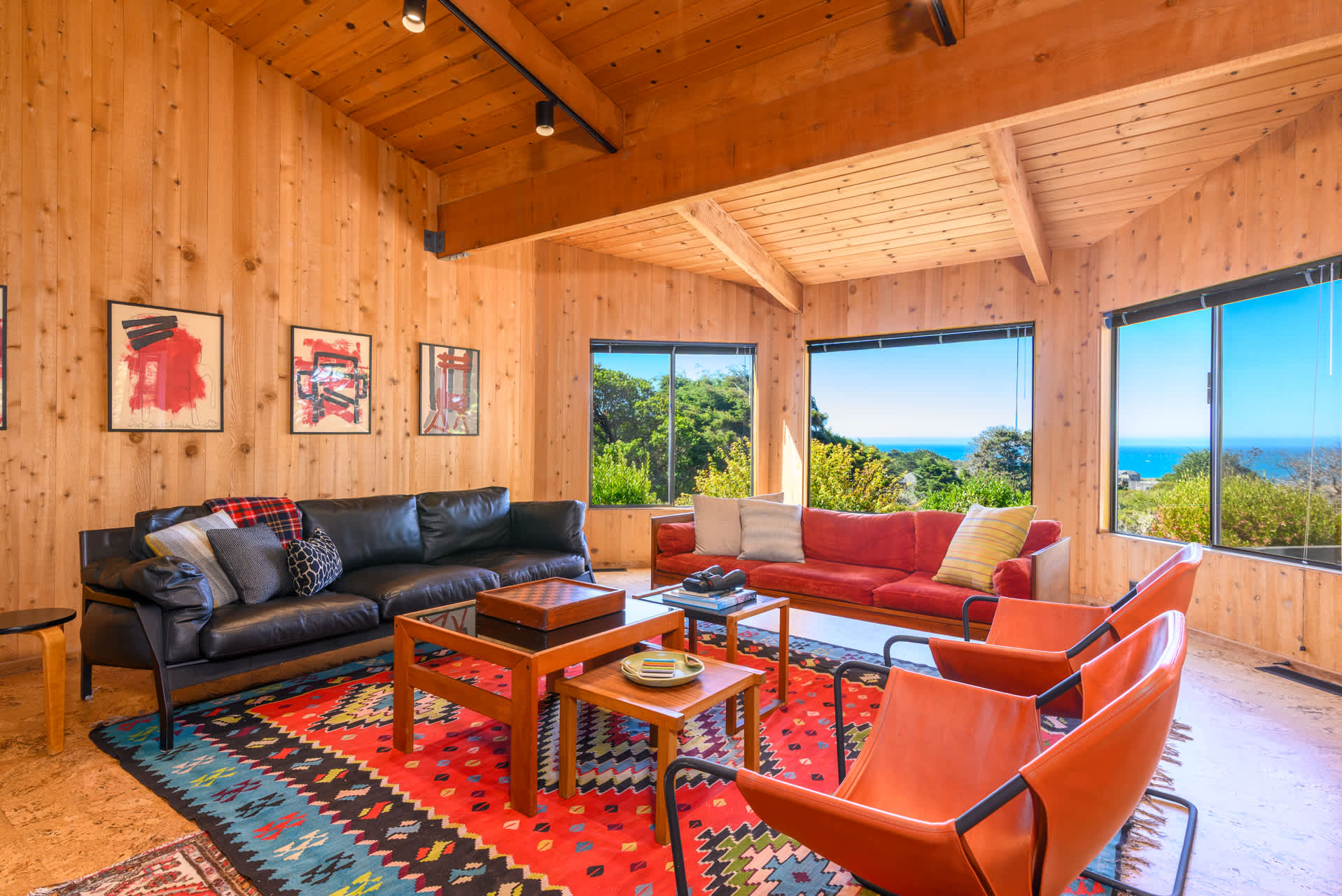 Tallgrass Modern w/ EV Charger & Ocean Views