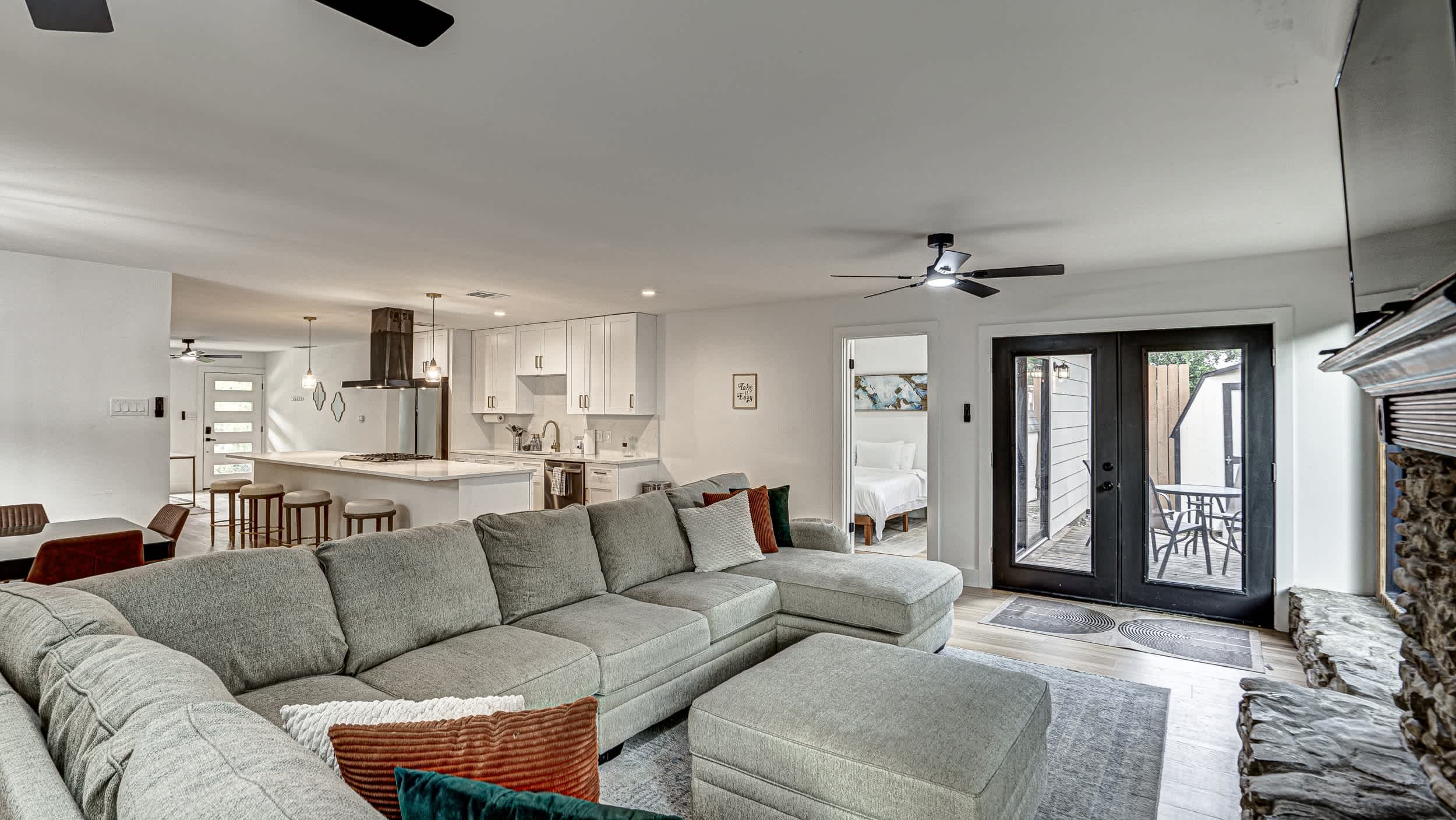 South Austin 4BR for 9 Near Greenbelt & SoCo