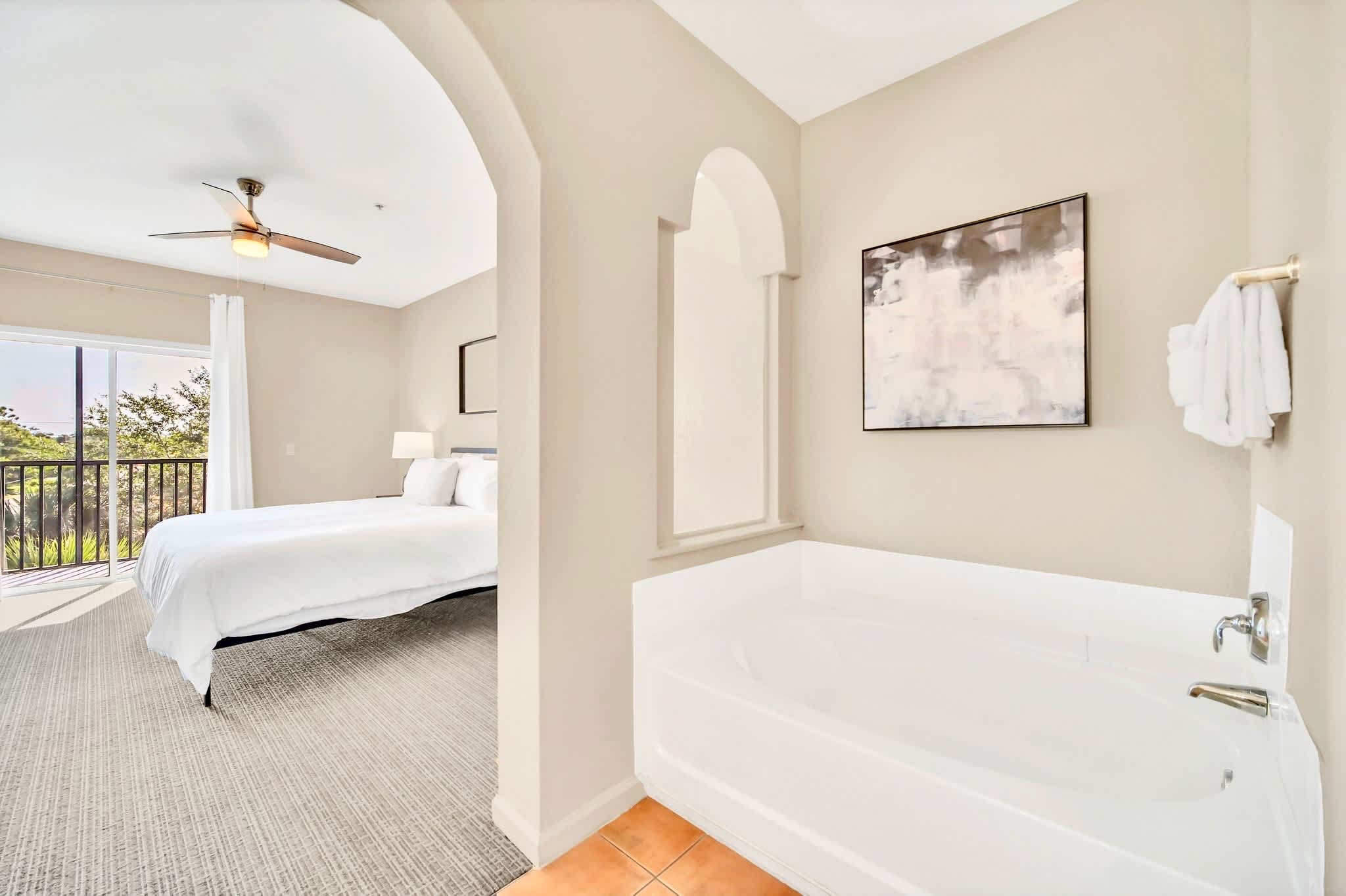 King bedroom en-suite bathroom