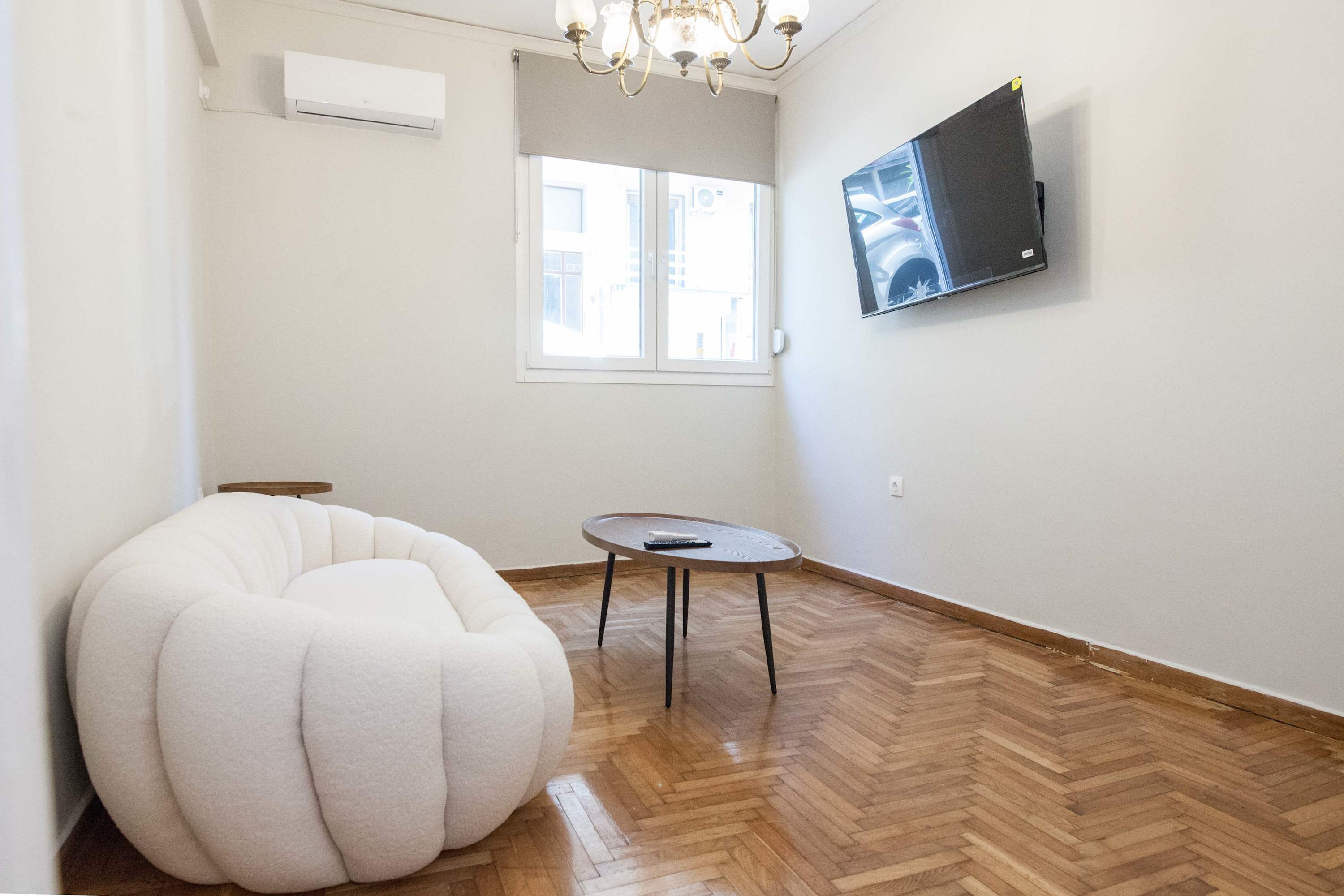 Modern Stylish 2 Bd Apt in the Heart of Acropolis in Athens — photo 3
