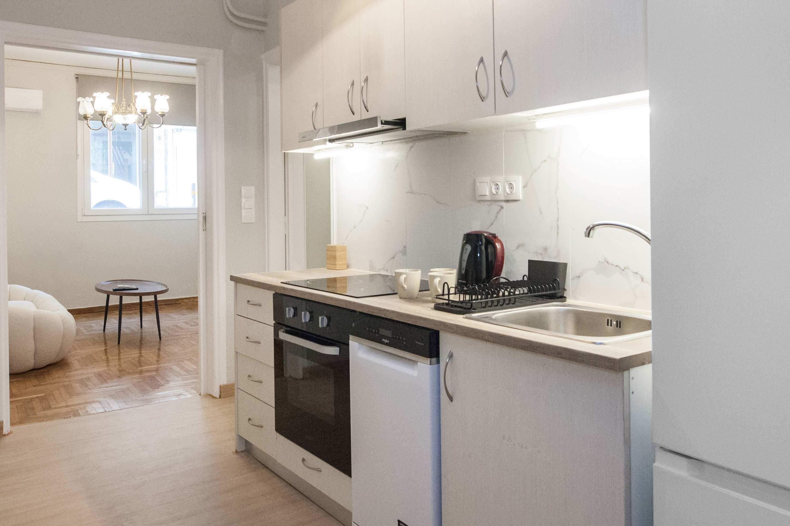 Modern Stylish 2 Bd Apt in the Heart of Acropolis in Athens — photo 2