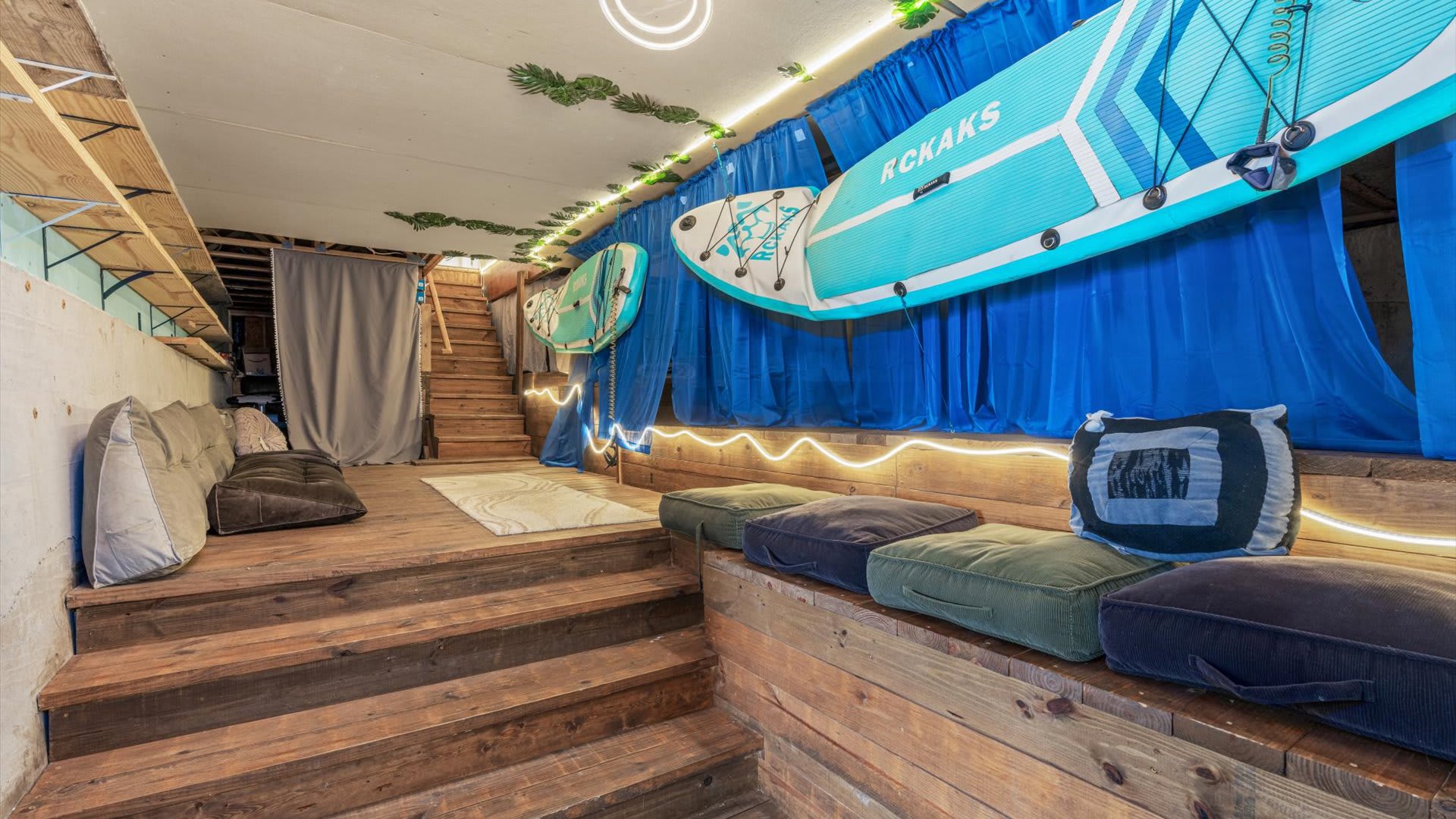 Themed underwater loft