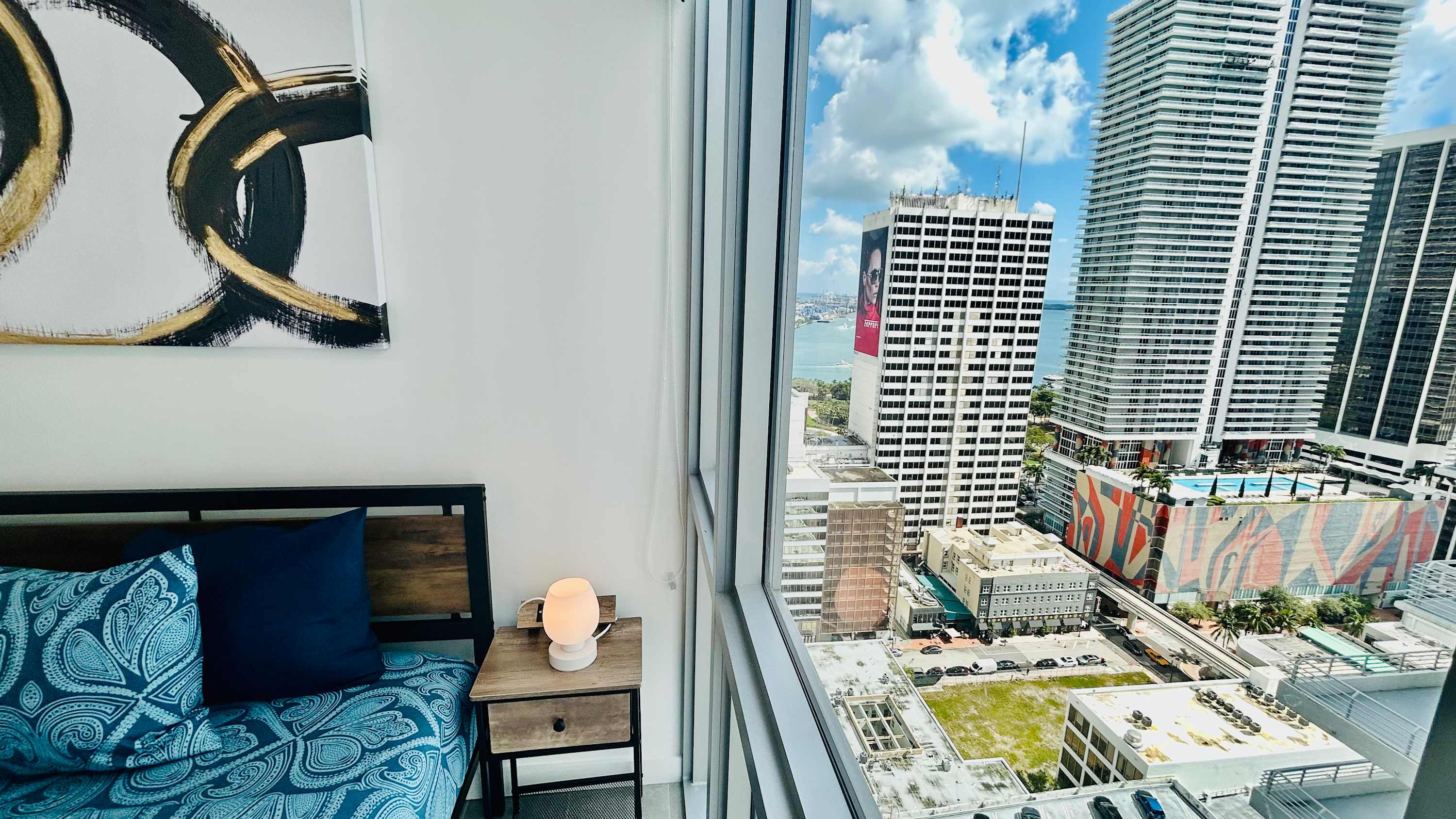 Skyline Retreat | Rare Corner + Pool & Terrace - Foto 16