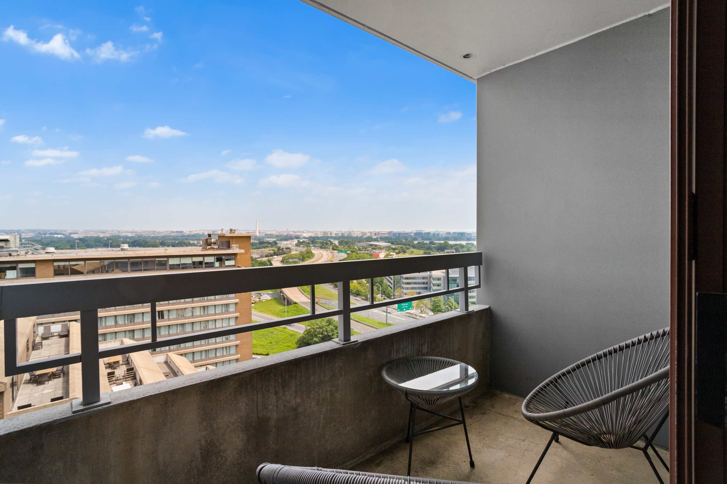 Spacious Apt Near D.C. | Gym