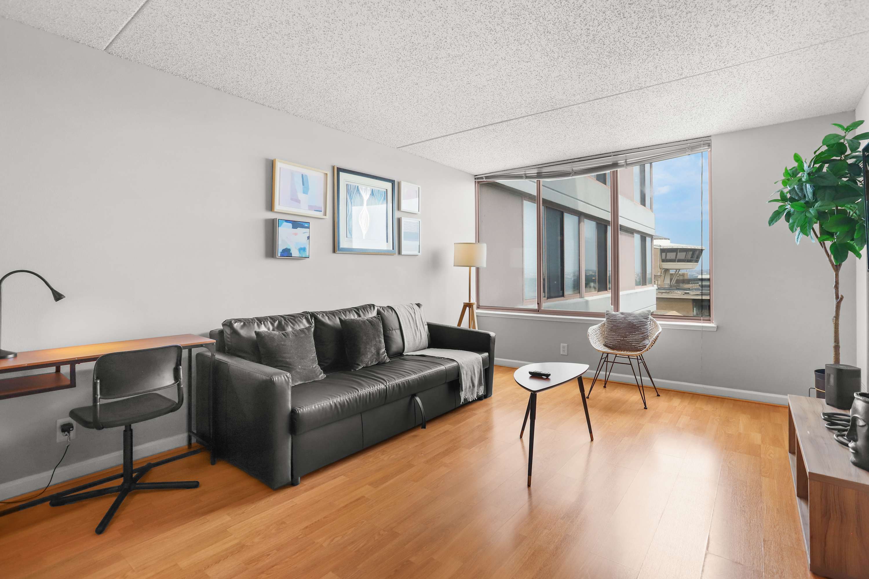 Spacious Apt Near D.C. | Gym