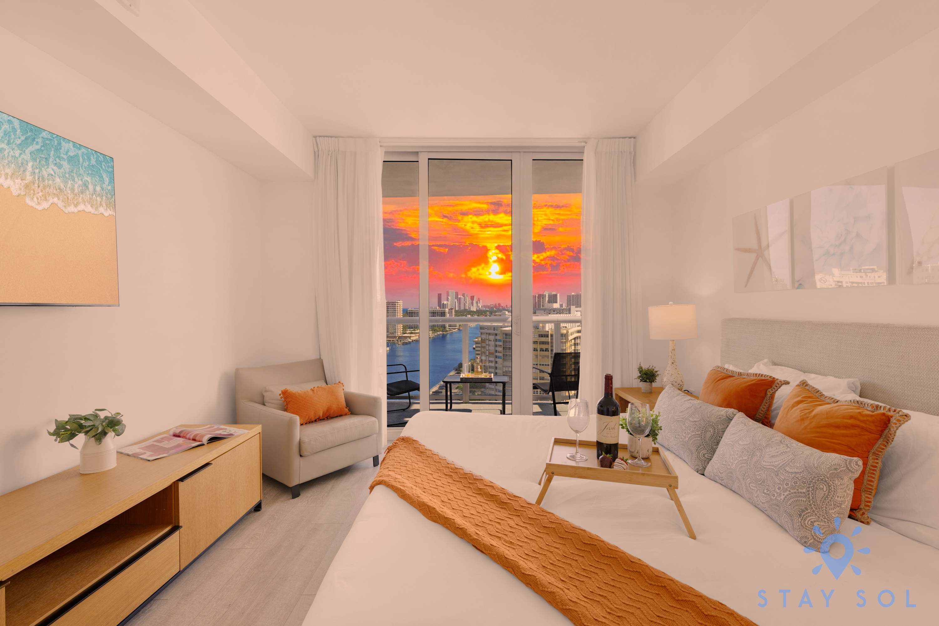 Amazing 1BR Apt View & Balcony - Pool & Gym — Hallandale Beach, FL — vacation rental