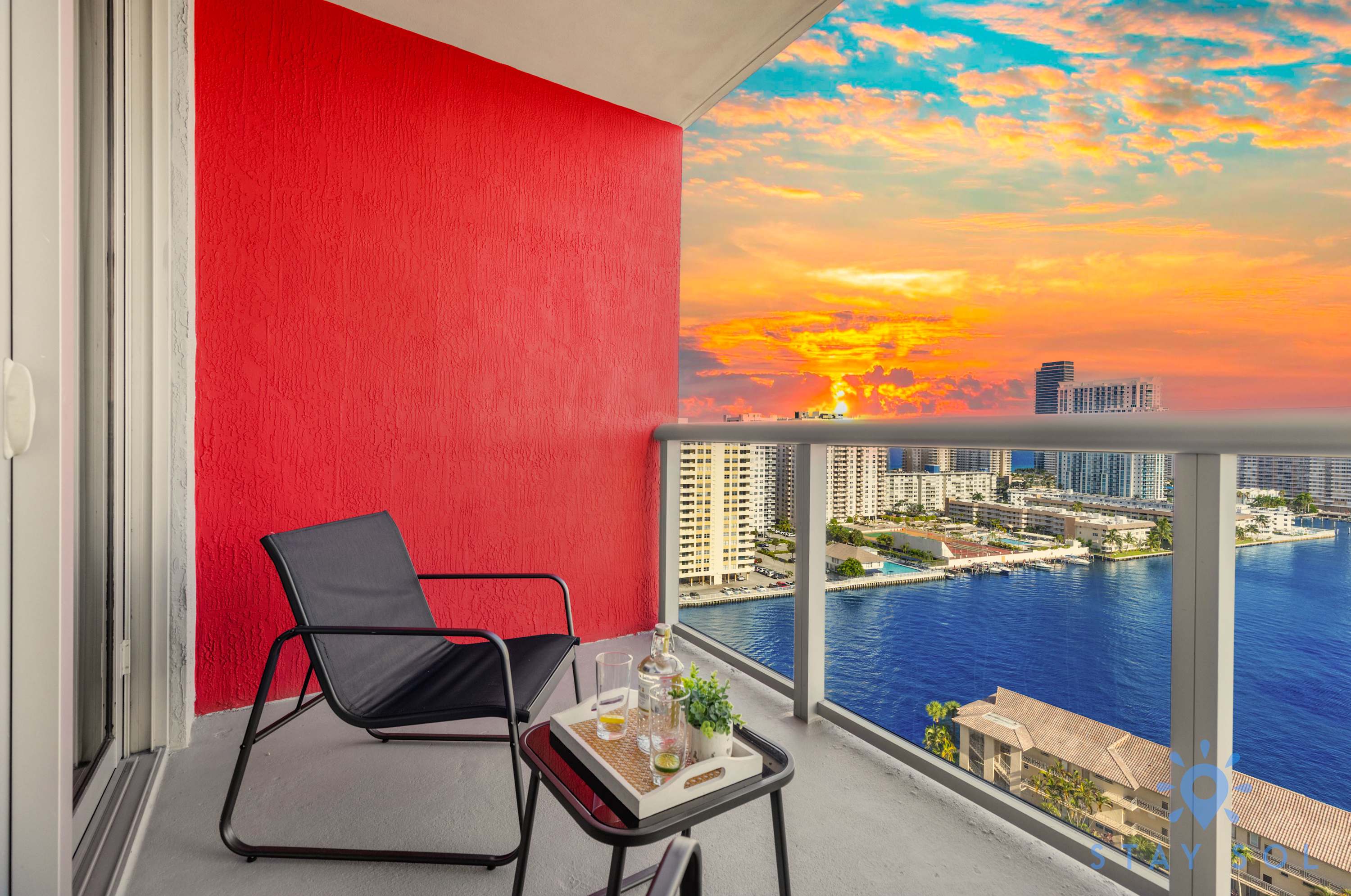 Studio Near Beach - Balcony + Pool + Gym — Hallandale Beach, FL — vacation rental