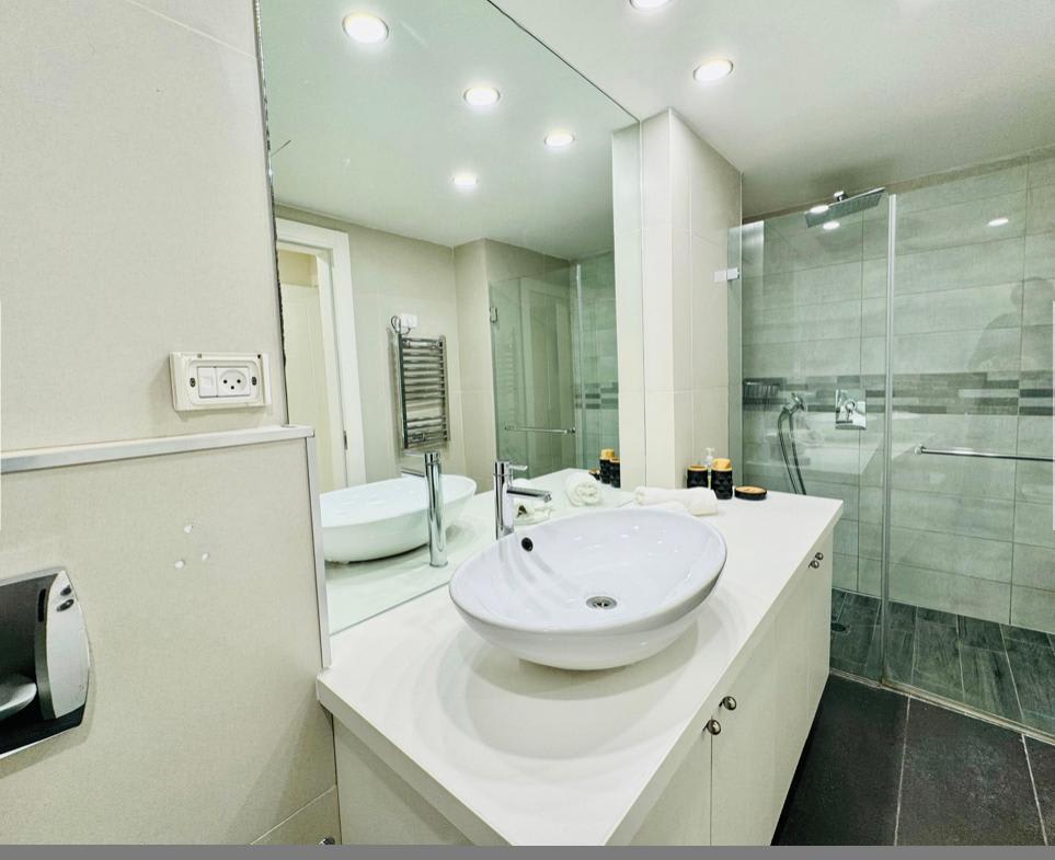King David Residence/Luxury 3 BR massive balcony photo 5