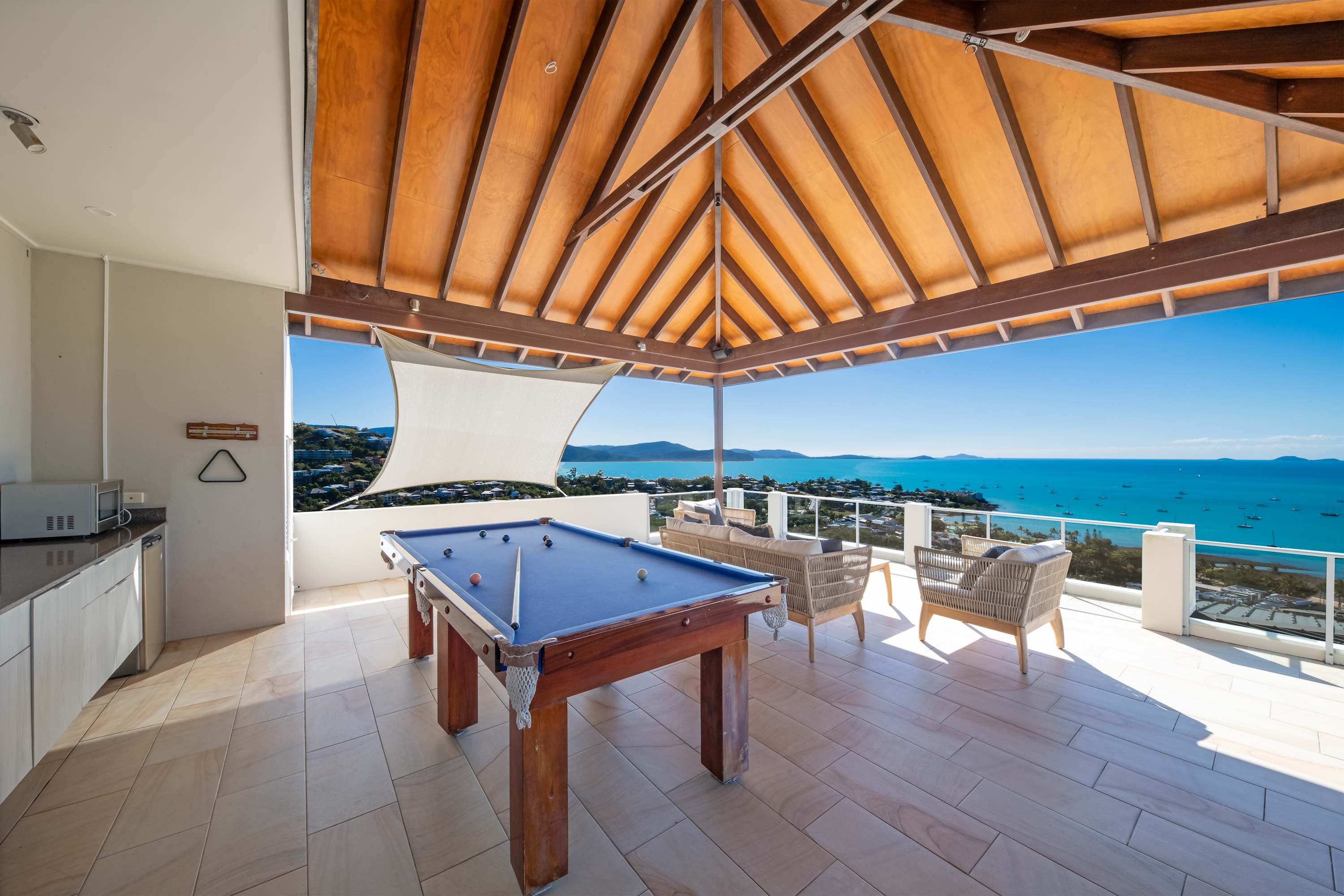 Whitsunday Penthouse with rooftop swimming pool! — Airlie Beach, Queensland — vacation rental