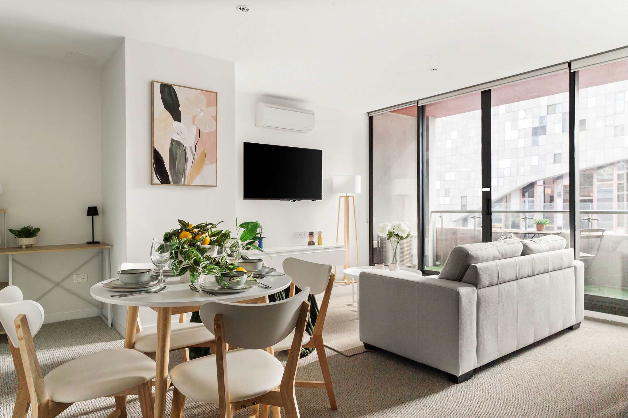 A Plush 2BR Apt Next to Southern Cross Station — Melbourne, VIC — vacation rental