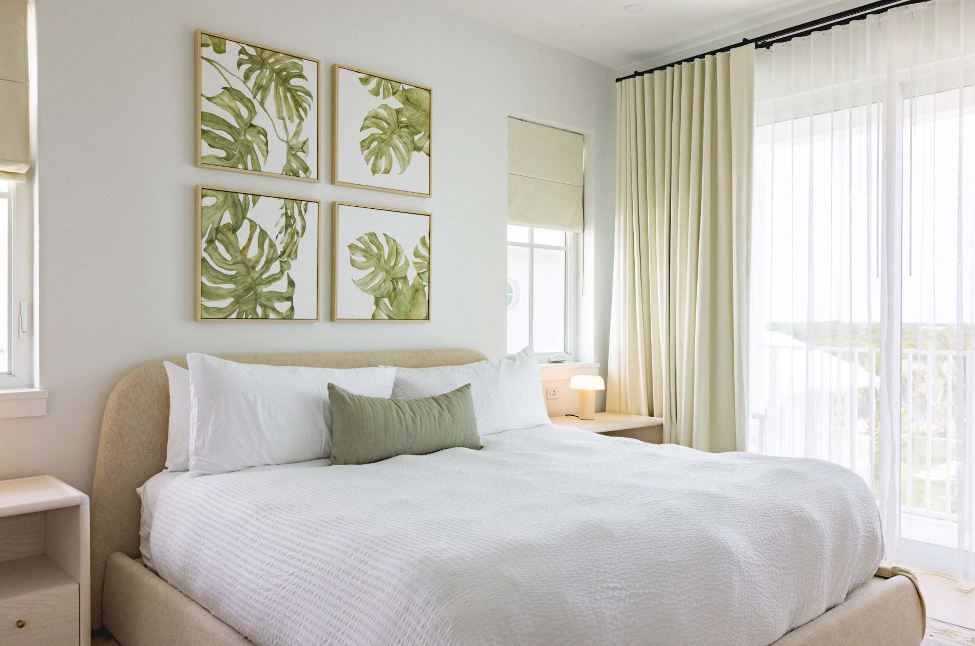 Dreamside House - Designer King Bedroom