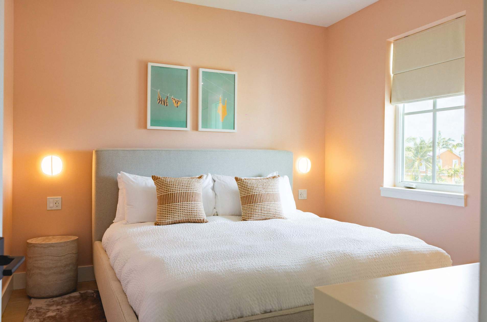 Dreamside House - Designer King Bedroom