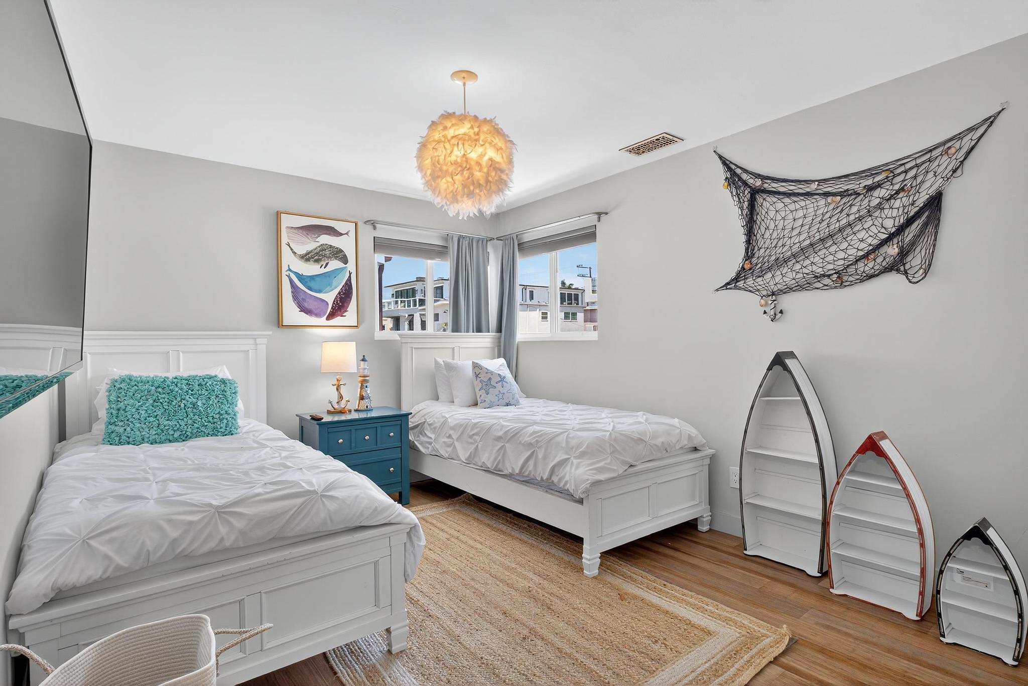 Your Coastal Getaway in Manhattan Beach Awaits!