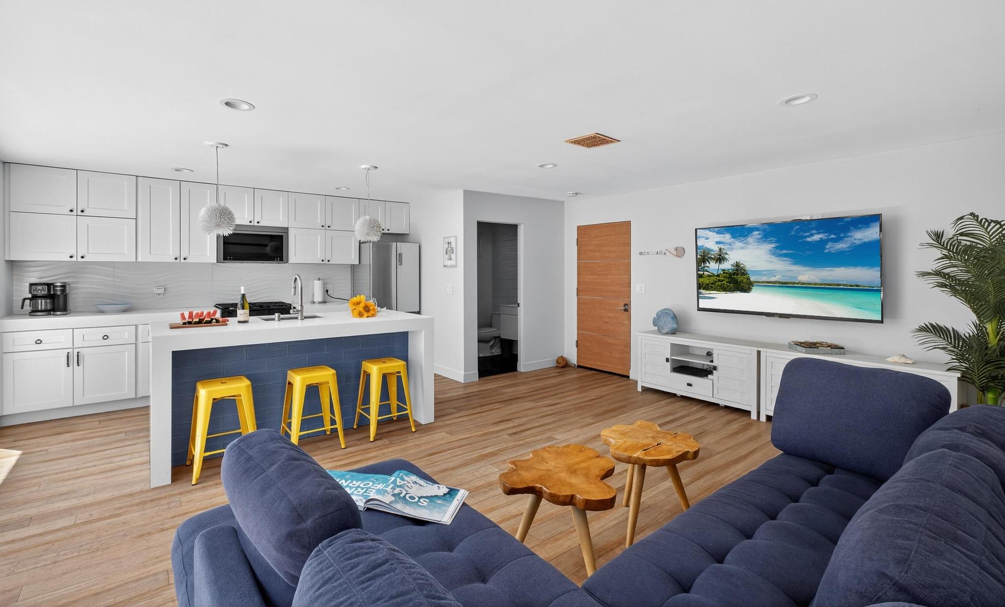Your Coastal Getaway in Manhattan Beach Awaits!