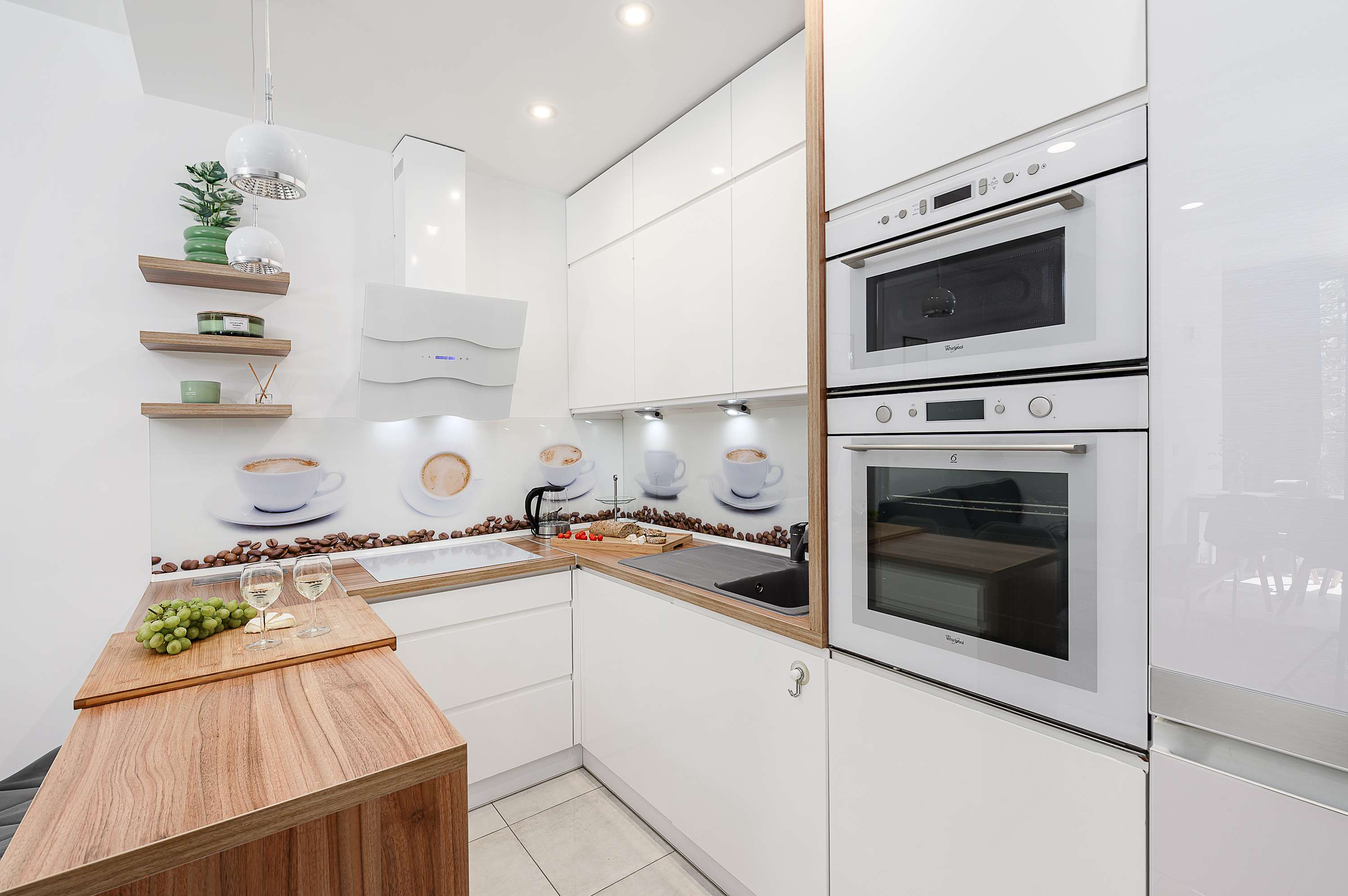 Lumina spacious apartments with parking in Warsaw