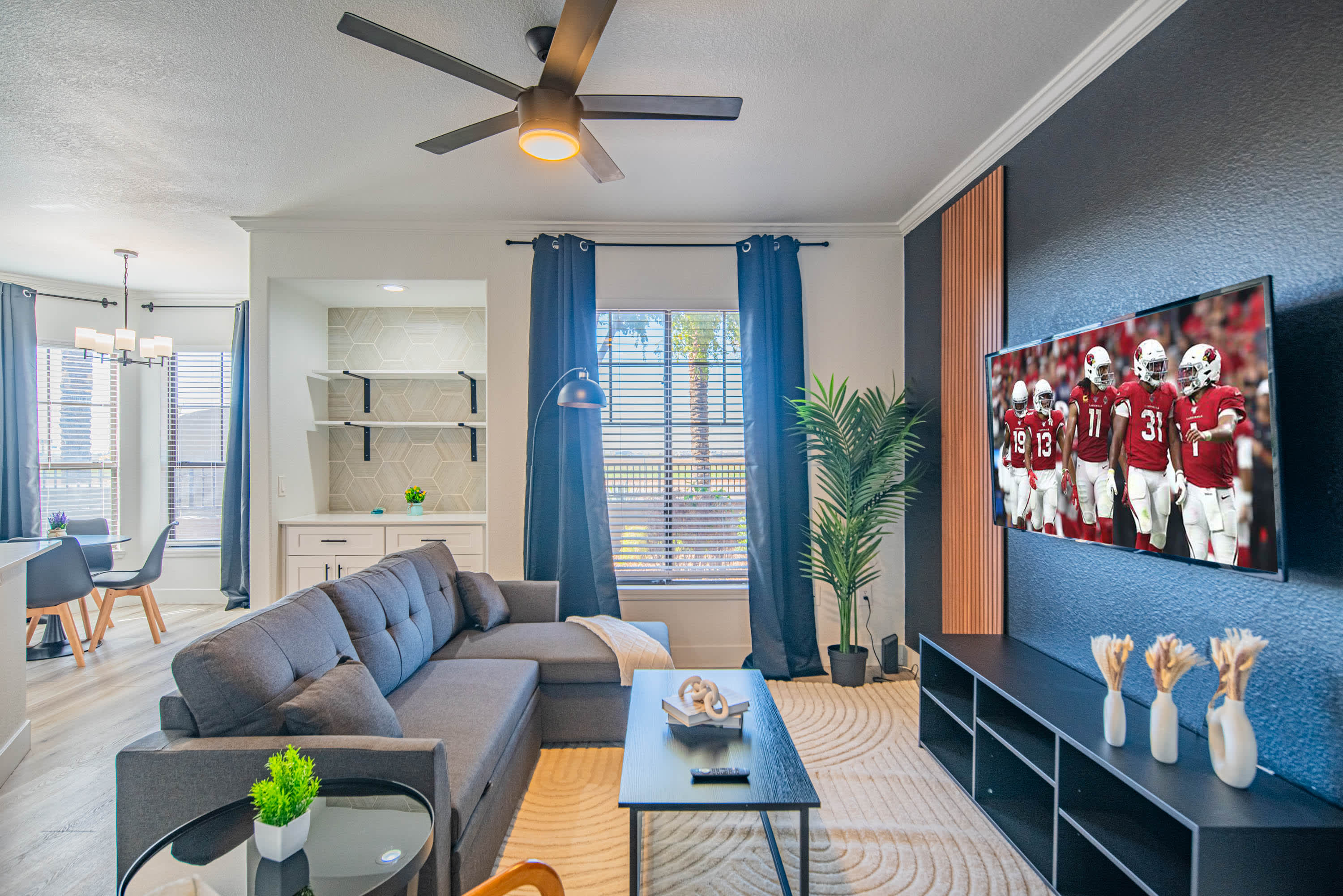 Cozy Oasis With Pool And Gym - Stylish Modern Escape - Glendale, AZ