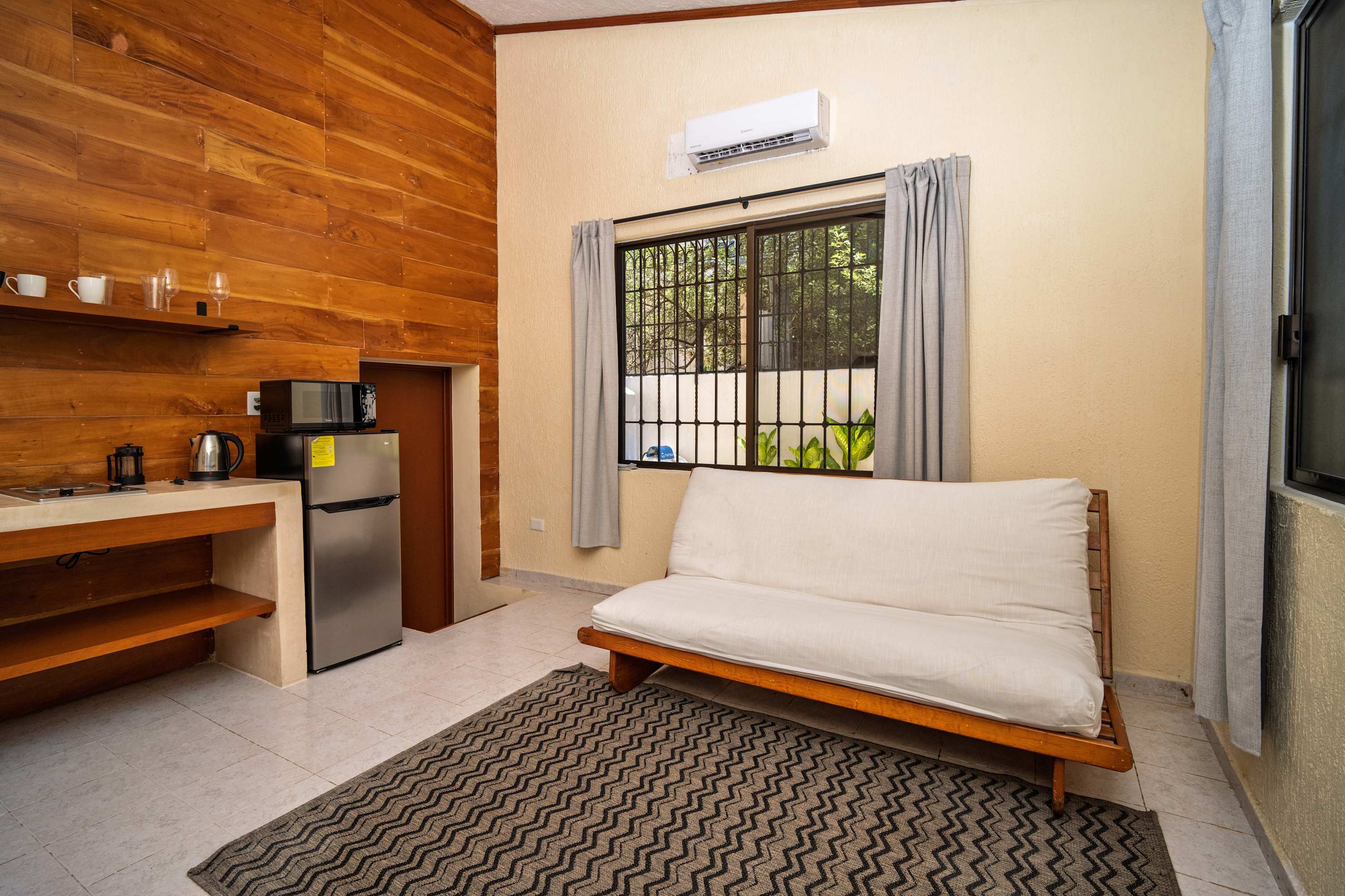 Private 1-Bedroom Suite in Cancún with Living Area 5