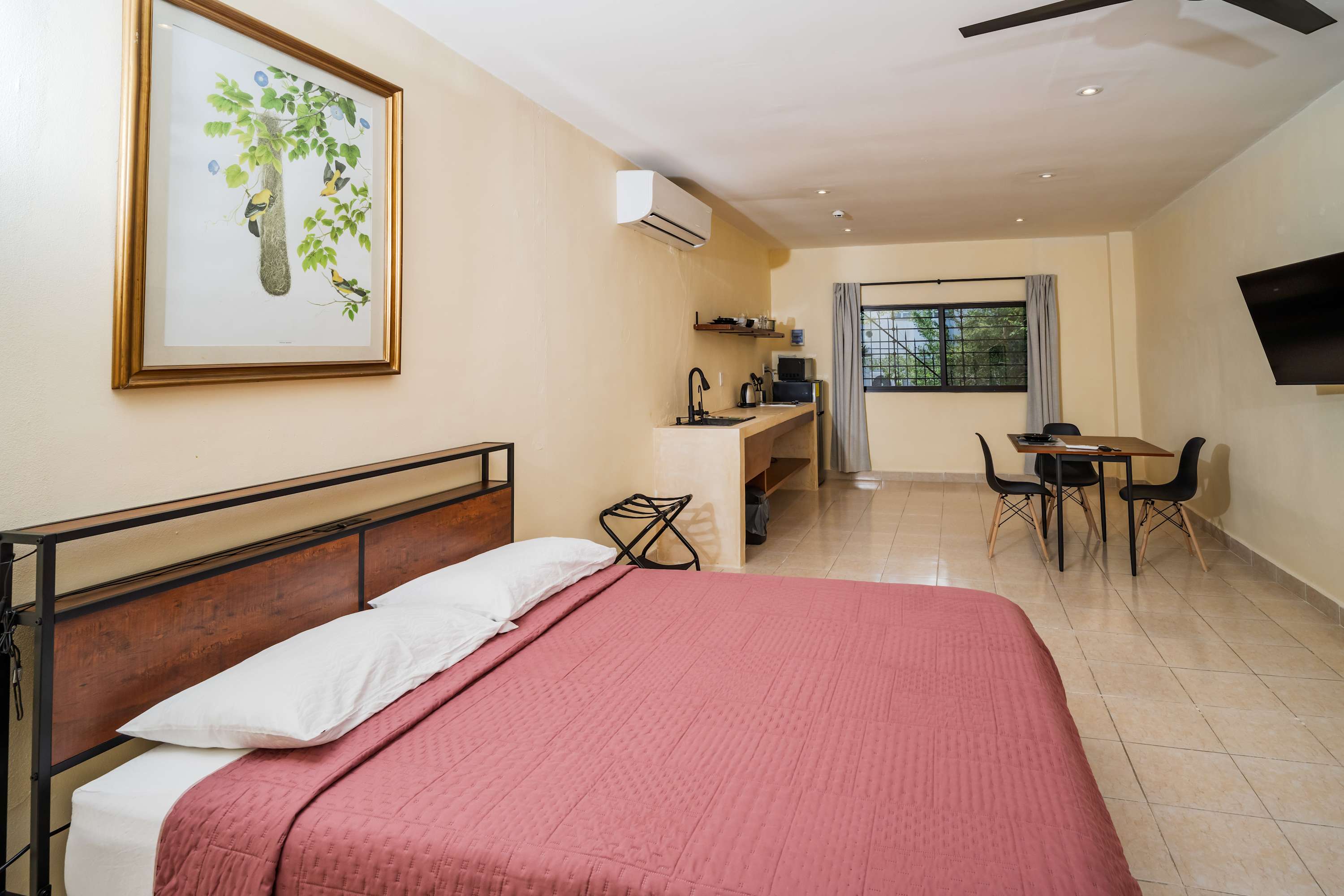 Spacious Loft in Cancún with Large Bath & Full Kitchen 4