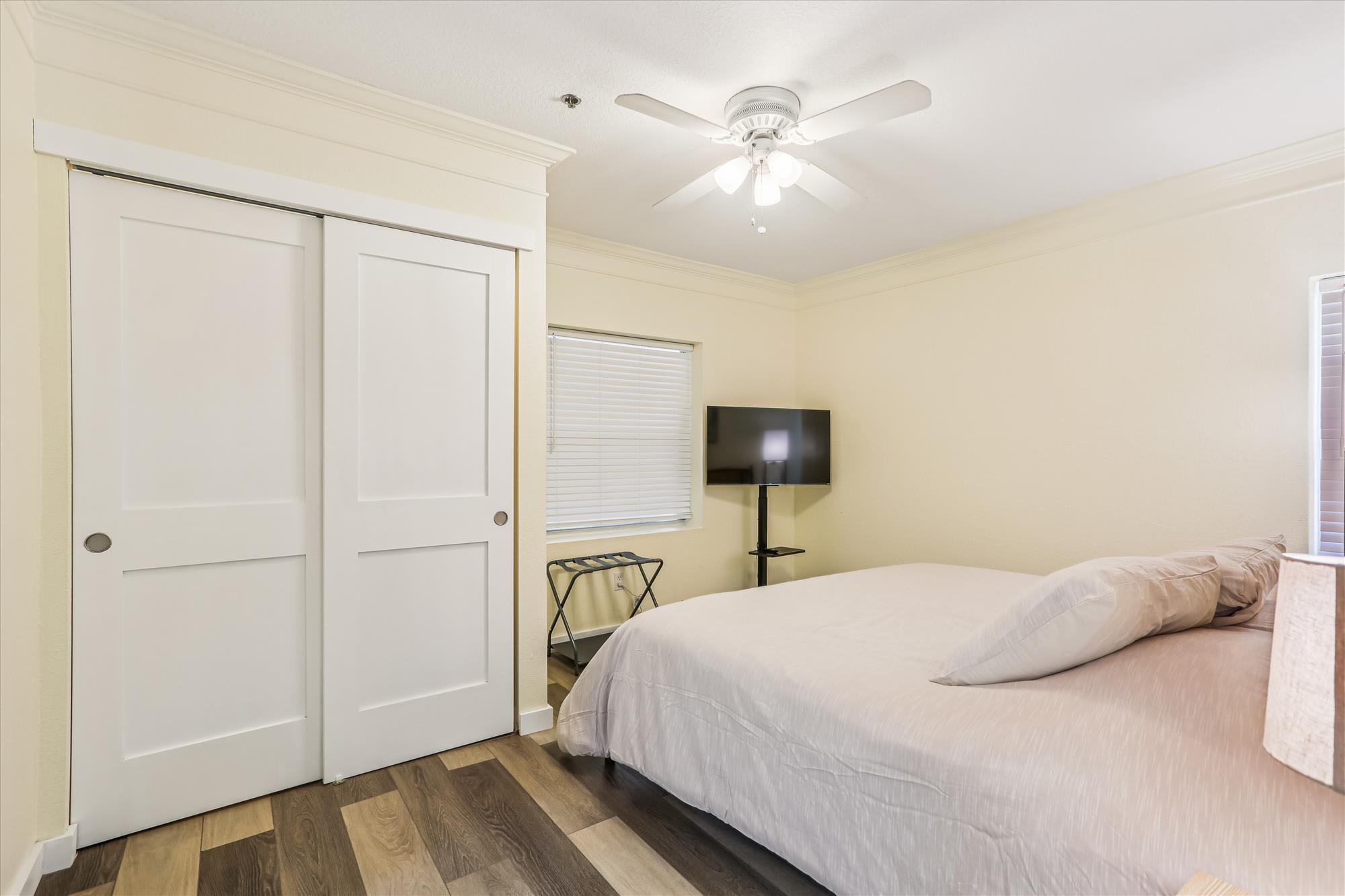 Garden View Condo Near Beach