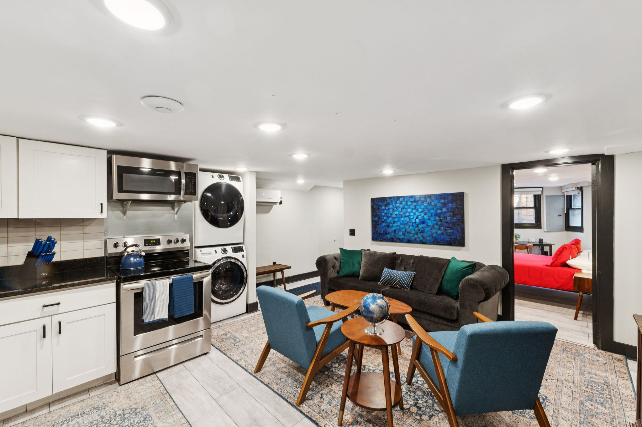 4BR/4BA · Sleeps 14 · 2 Kitchens · Logan Circle